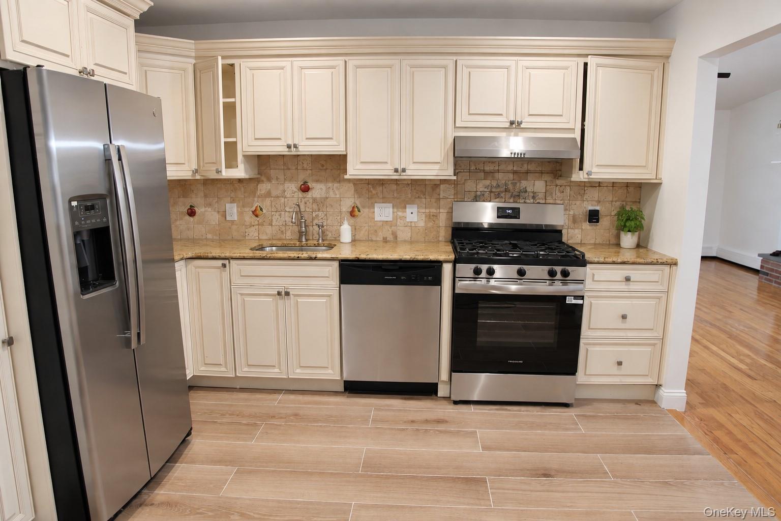 86 Iceland Drive – For Sale