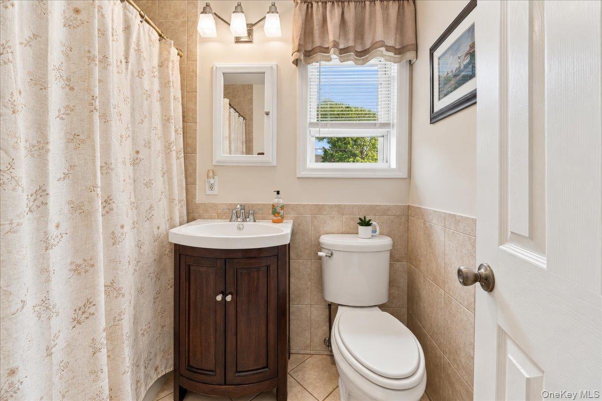 2653 Harding Avenue – For Sale photo 11