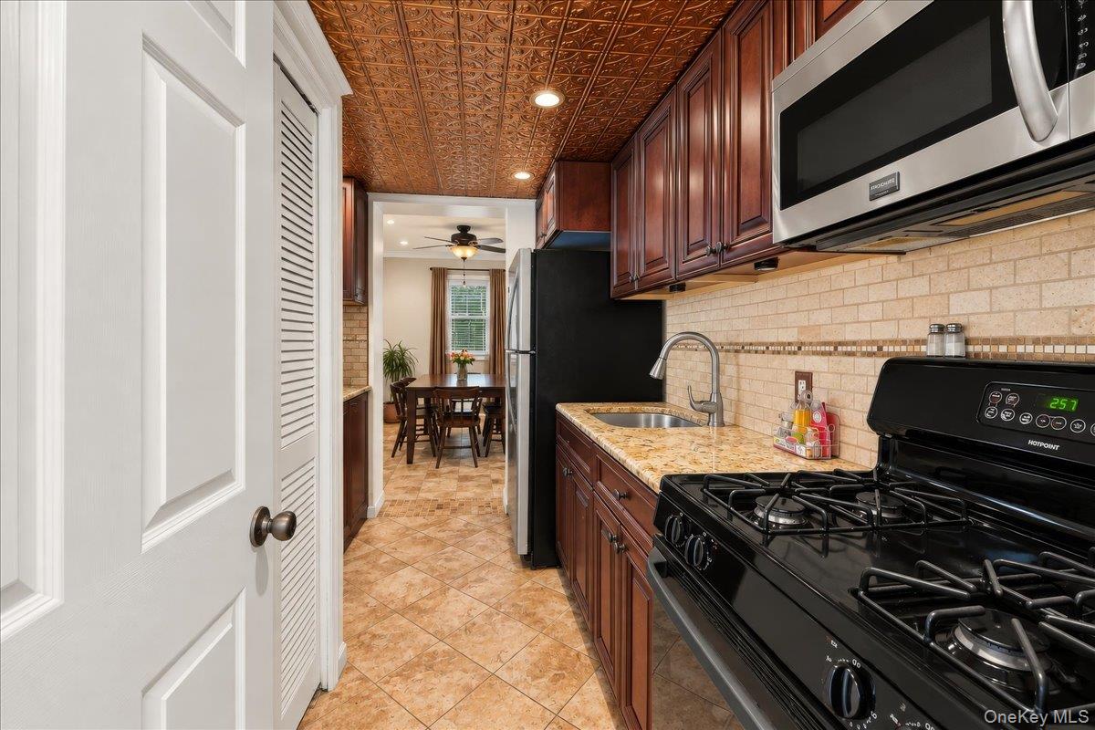 2653 Harding Avenue – For Sale photo 17