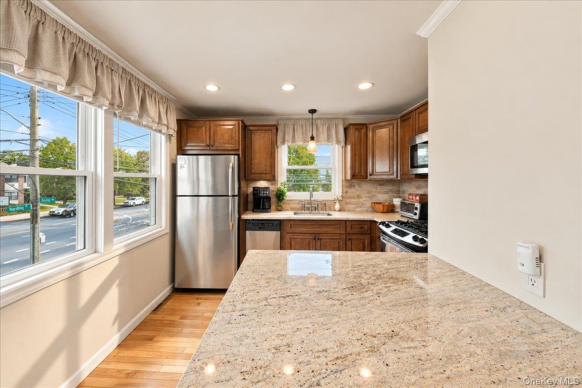 2653 Harding Avenue – For Sale photo 6