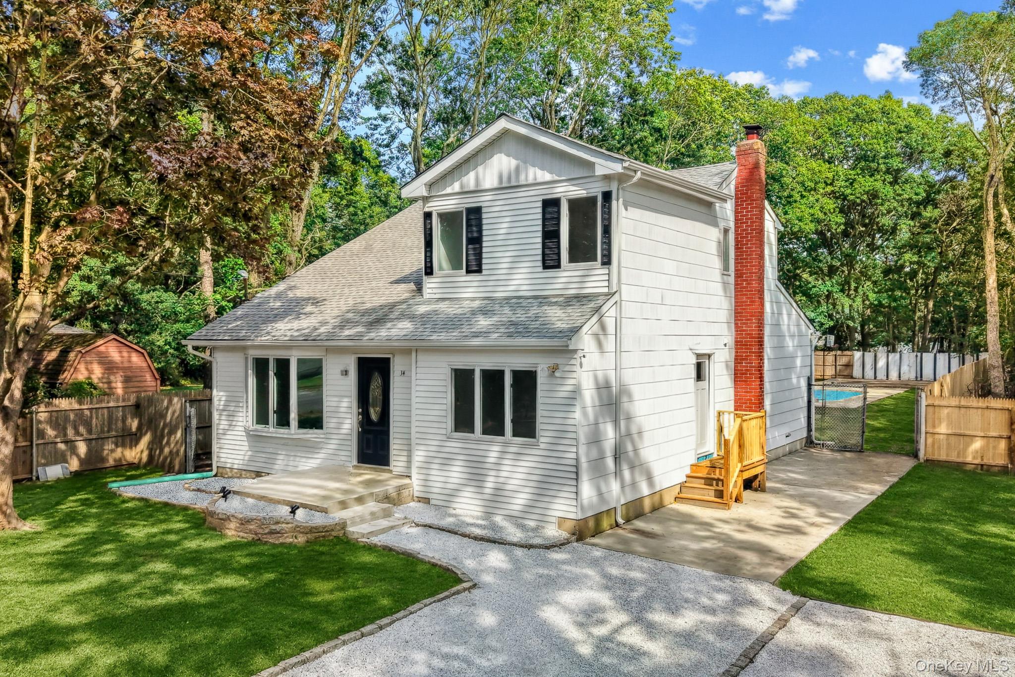34 Pinelawn Avenue – For Sale photo 4