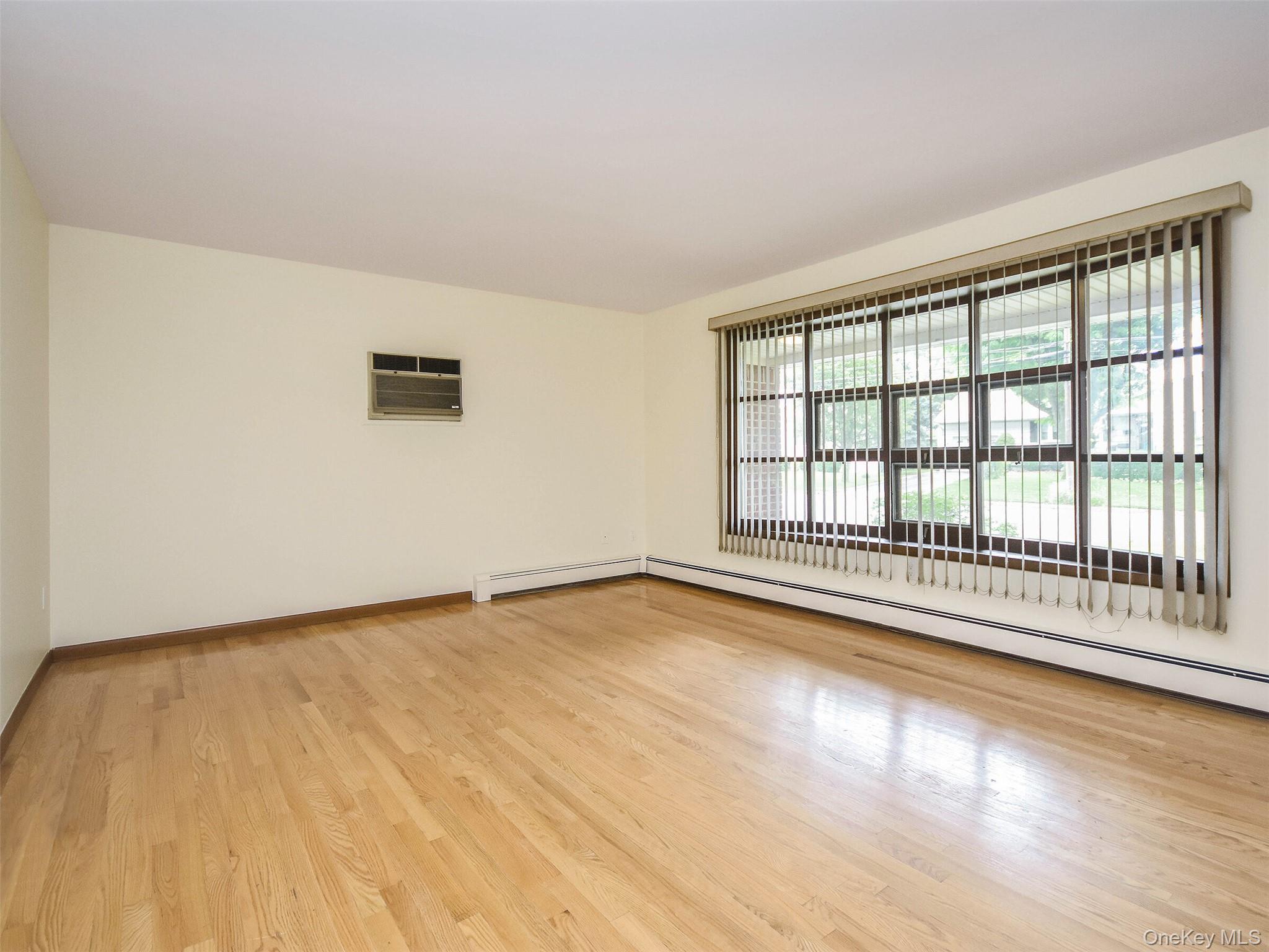 60 Smith Street – For Rent photo 6