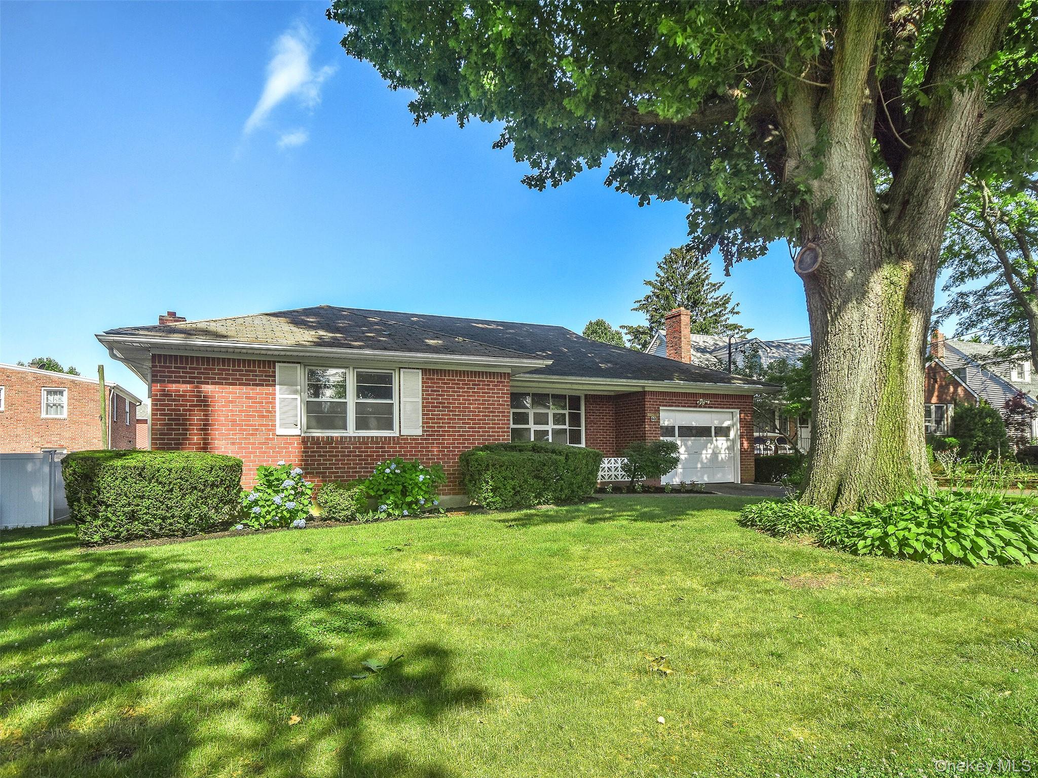 60 Smith Street – For Rent photo 2