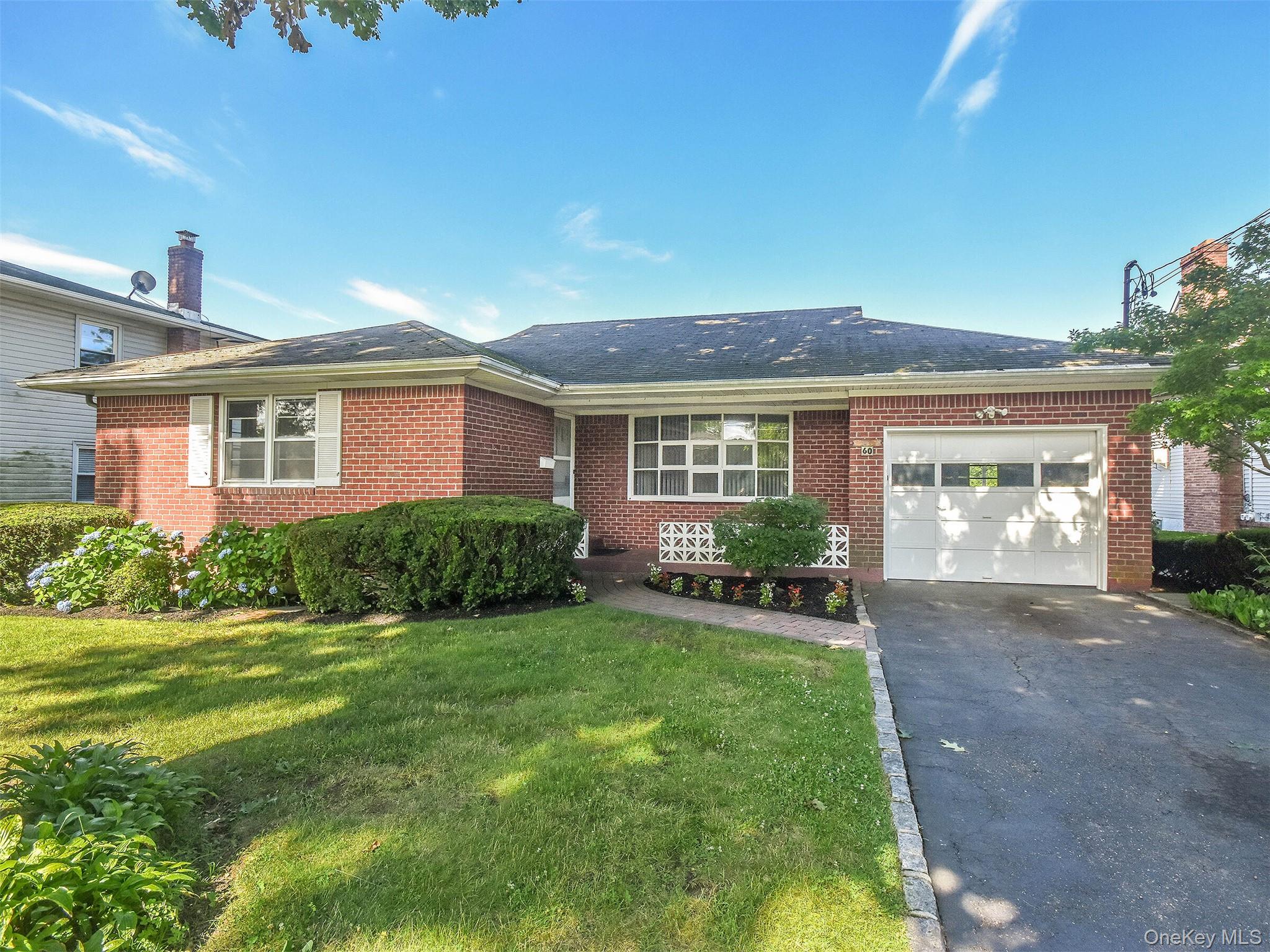 60 Smith Street – For Rent photo 3