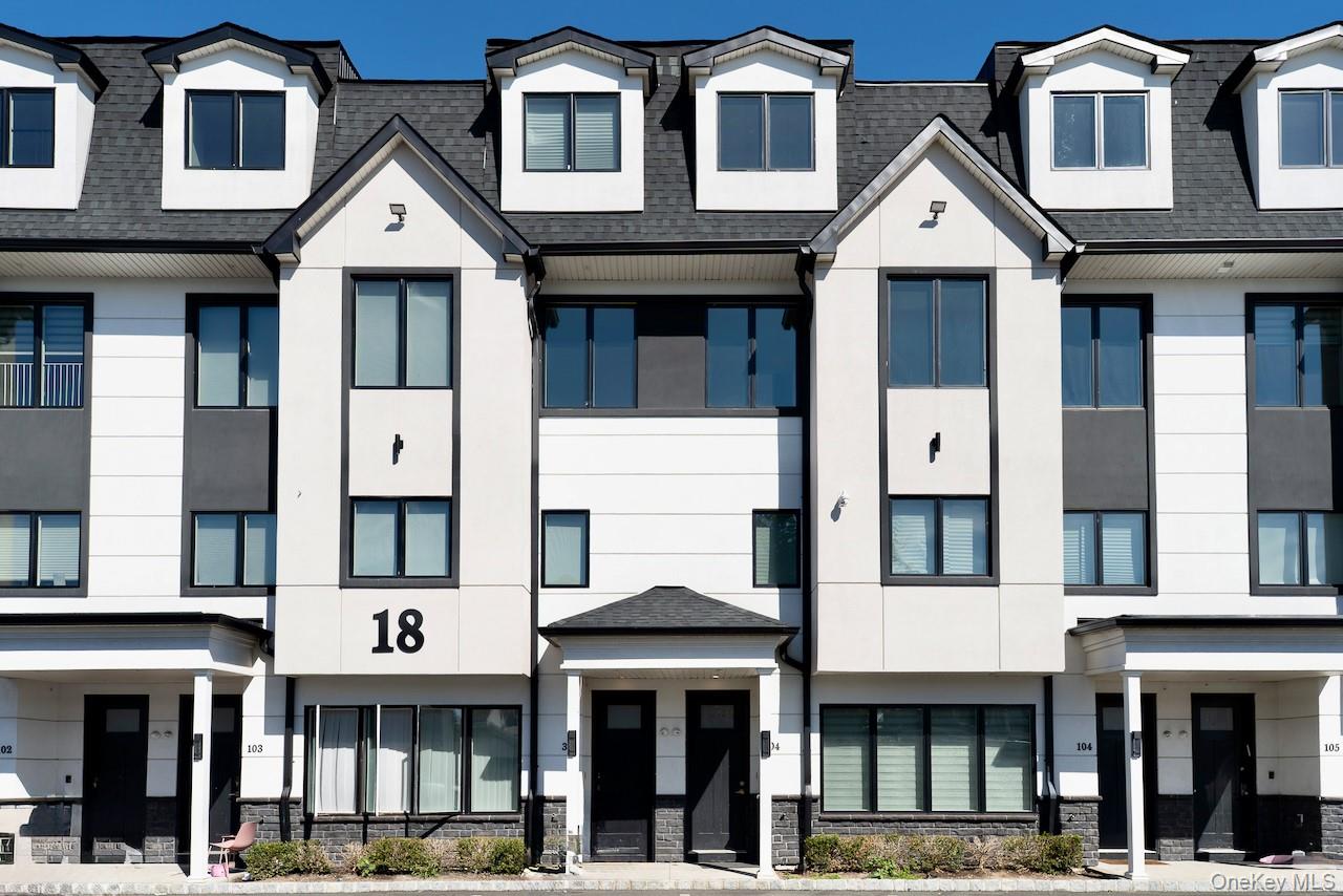 18 Twin Avenue, Unit 304