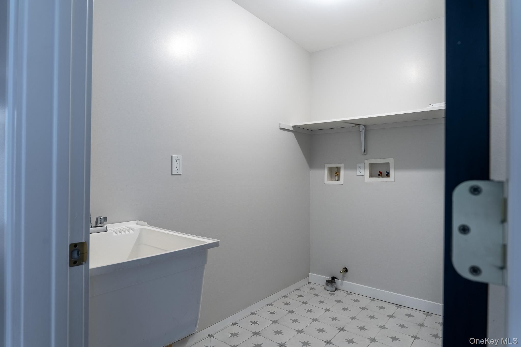 18 Twin Avenue, Unit 304 photo 22
