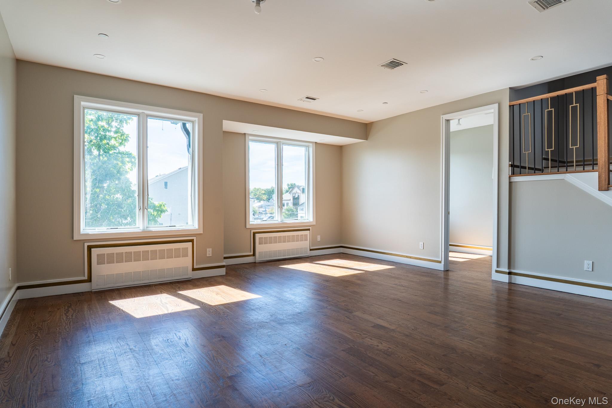 18 Twin Avenue, Unit 304 photo 3