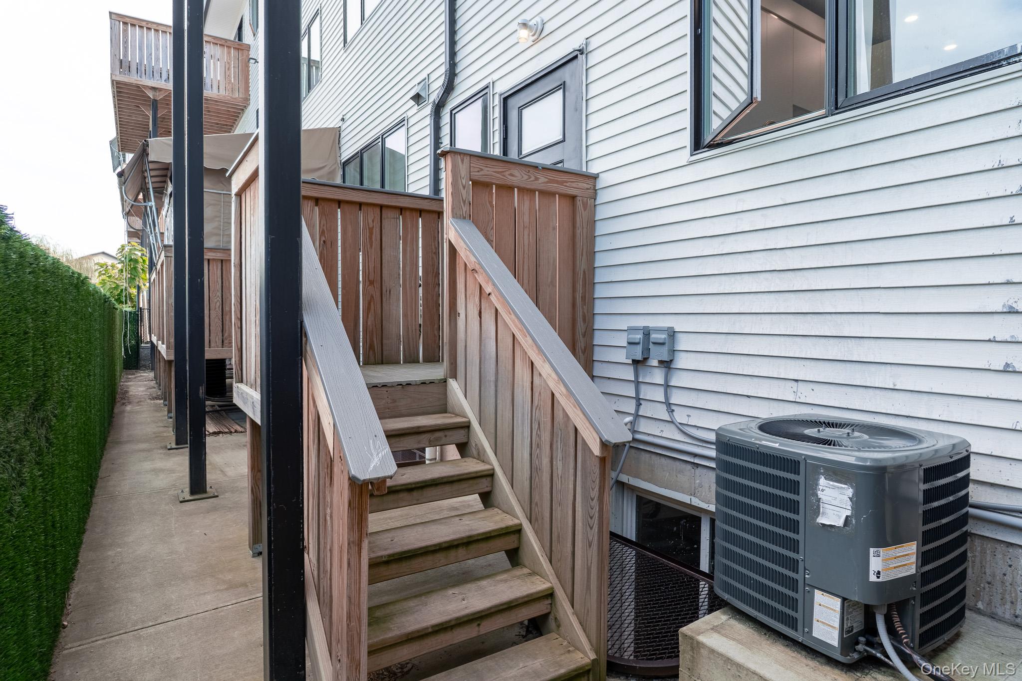 18 Twin Avenue, Unit 304 photo 25