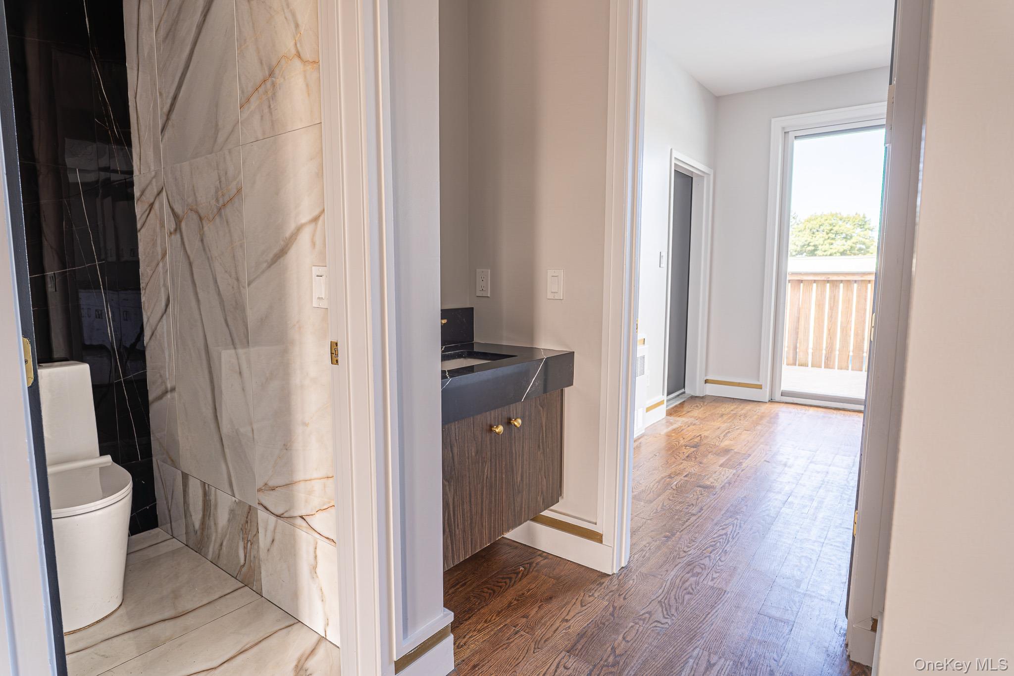 18 Twin Avenue, Unit 304 photo 9