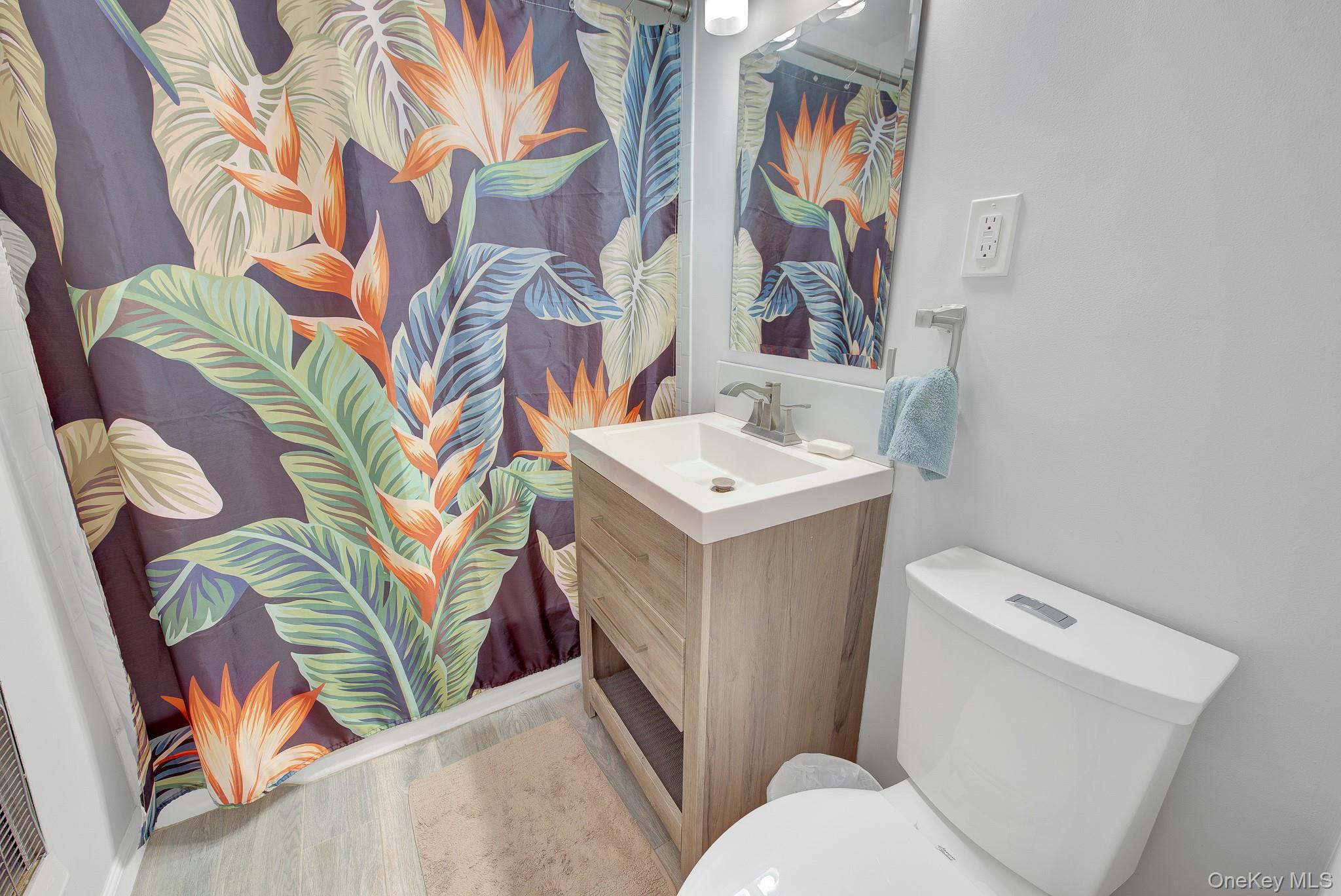 54-40 Little Neck Parkway, Unit 6M photo 14