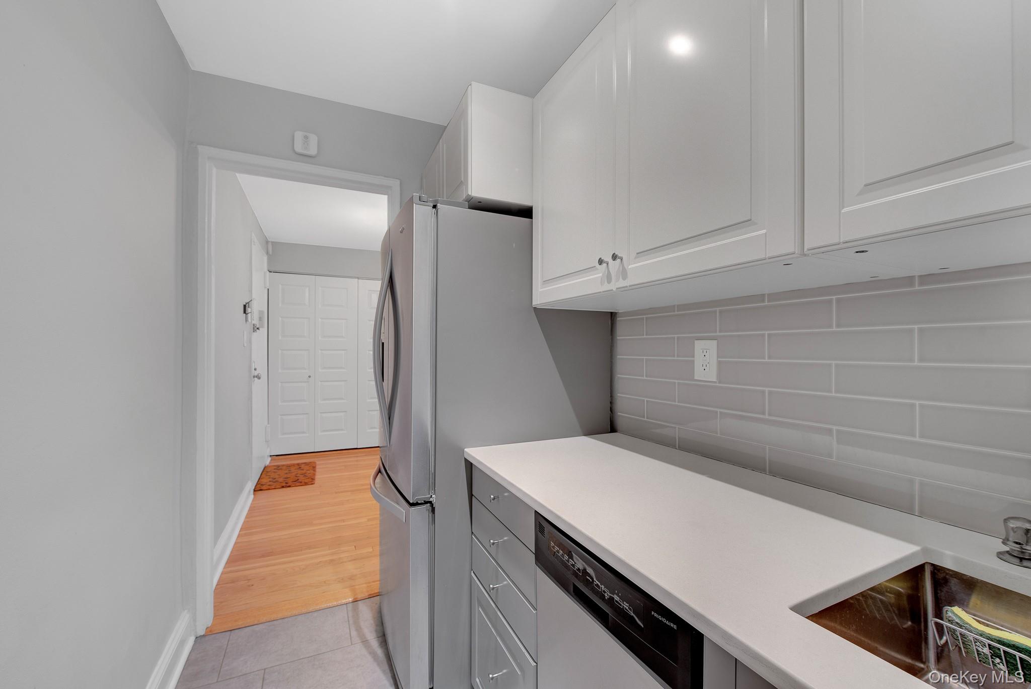 54-40 Little Neck Parkway, Unit 6M photo 10