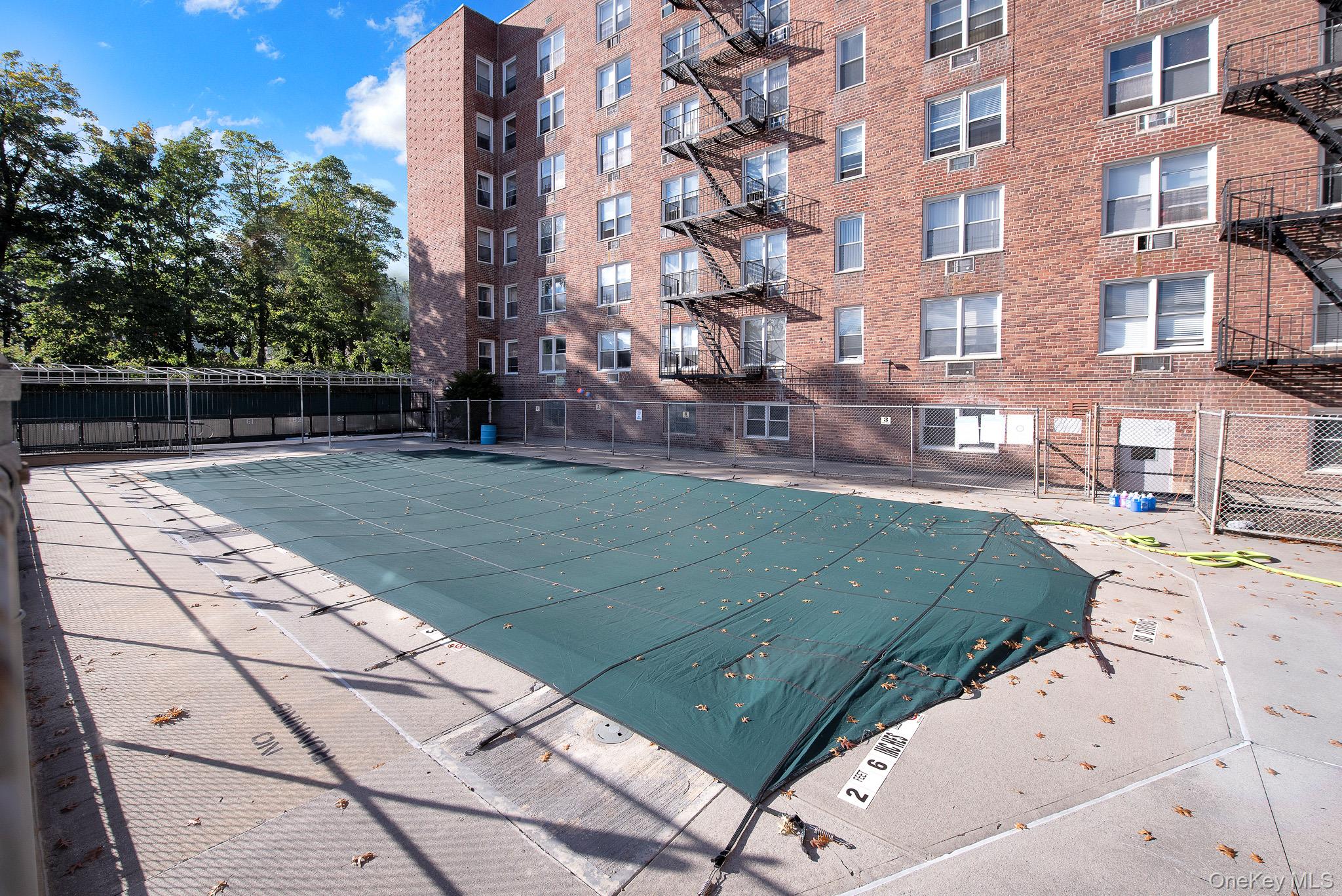 54-40 Little Neck Parkway, Unit 6M photo 17