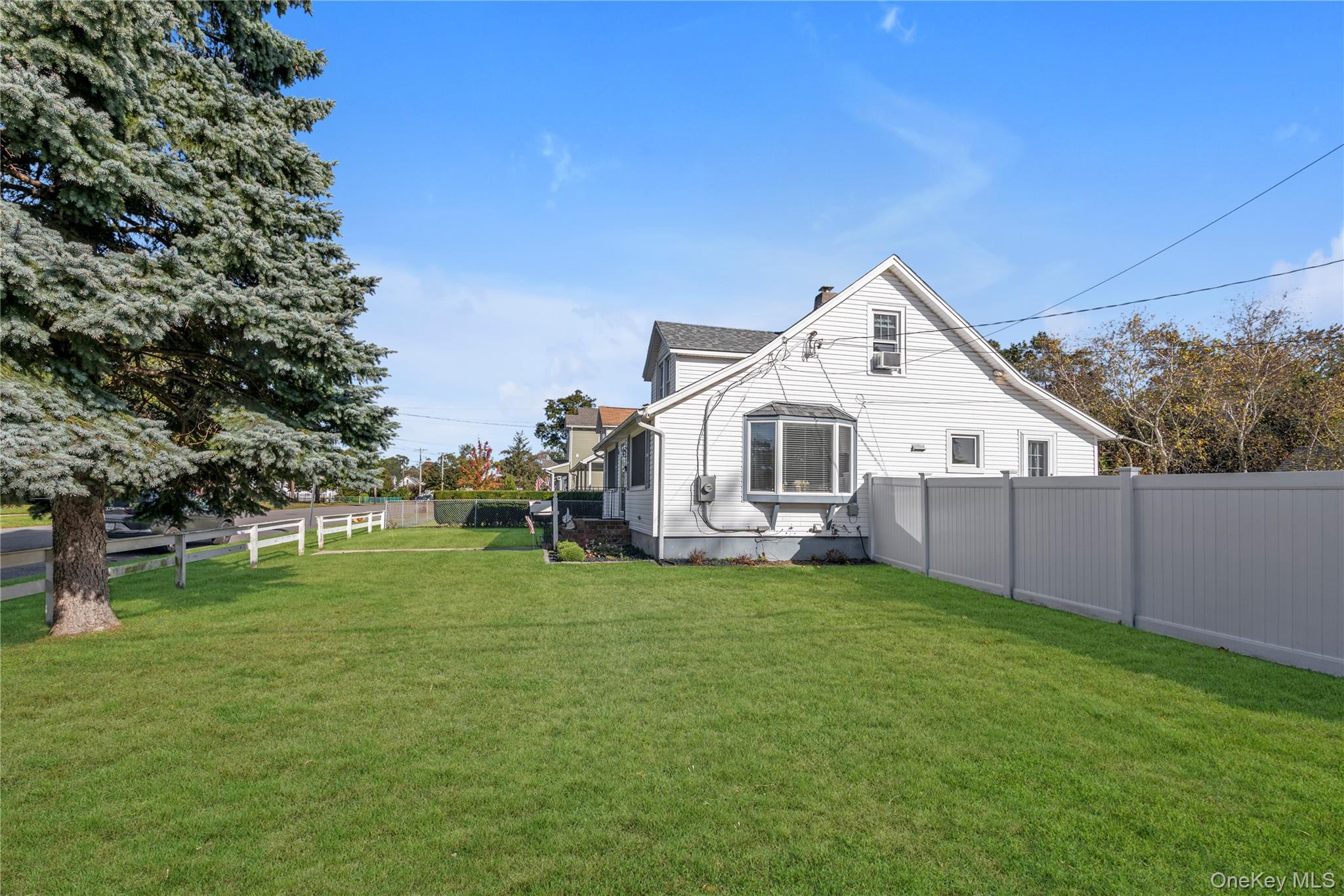 85 Ferndale Boulevard – For Sale photo 2