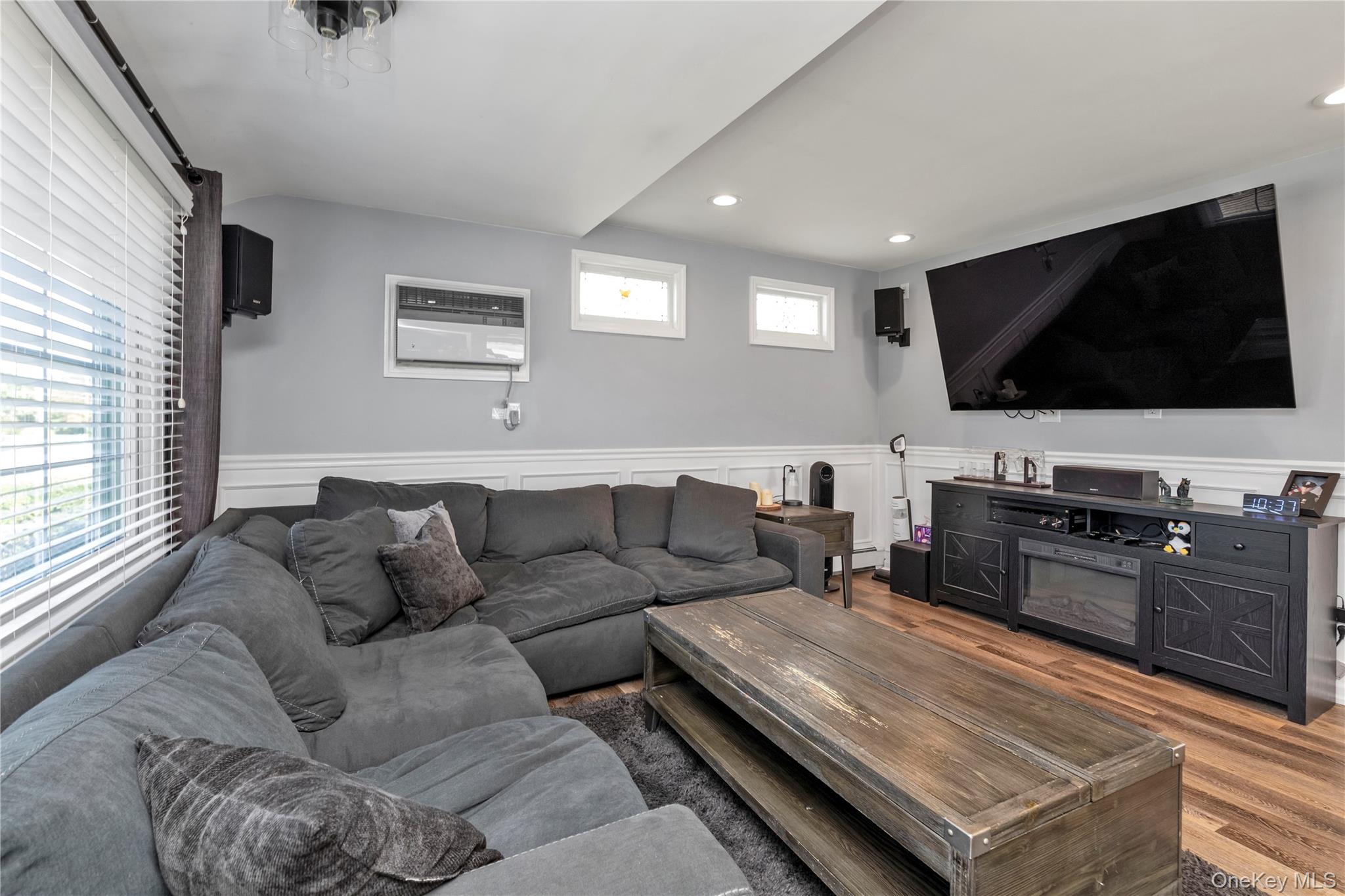 85 Ferndale Boulevard – For Sale photo 5