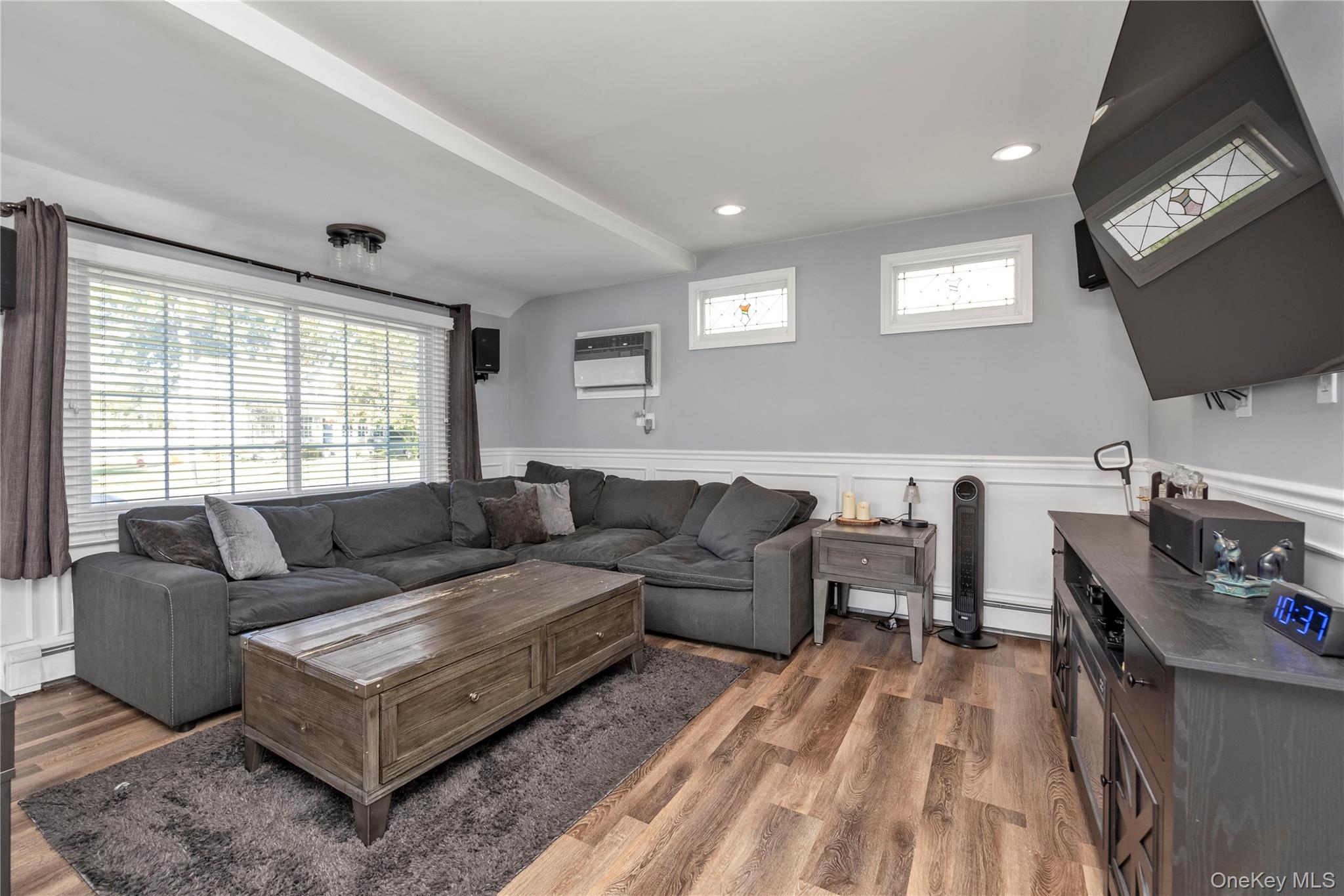 85 Ferndale Boulevard – For Sale photo 4