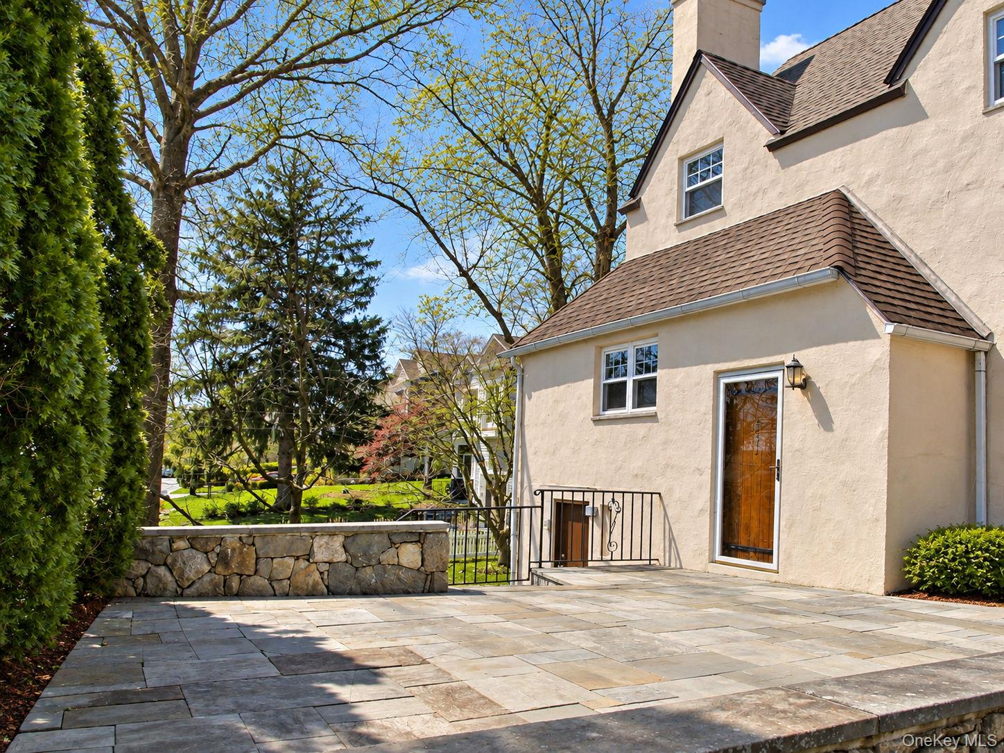 153 Highview Street – For Sale photo 2