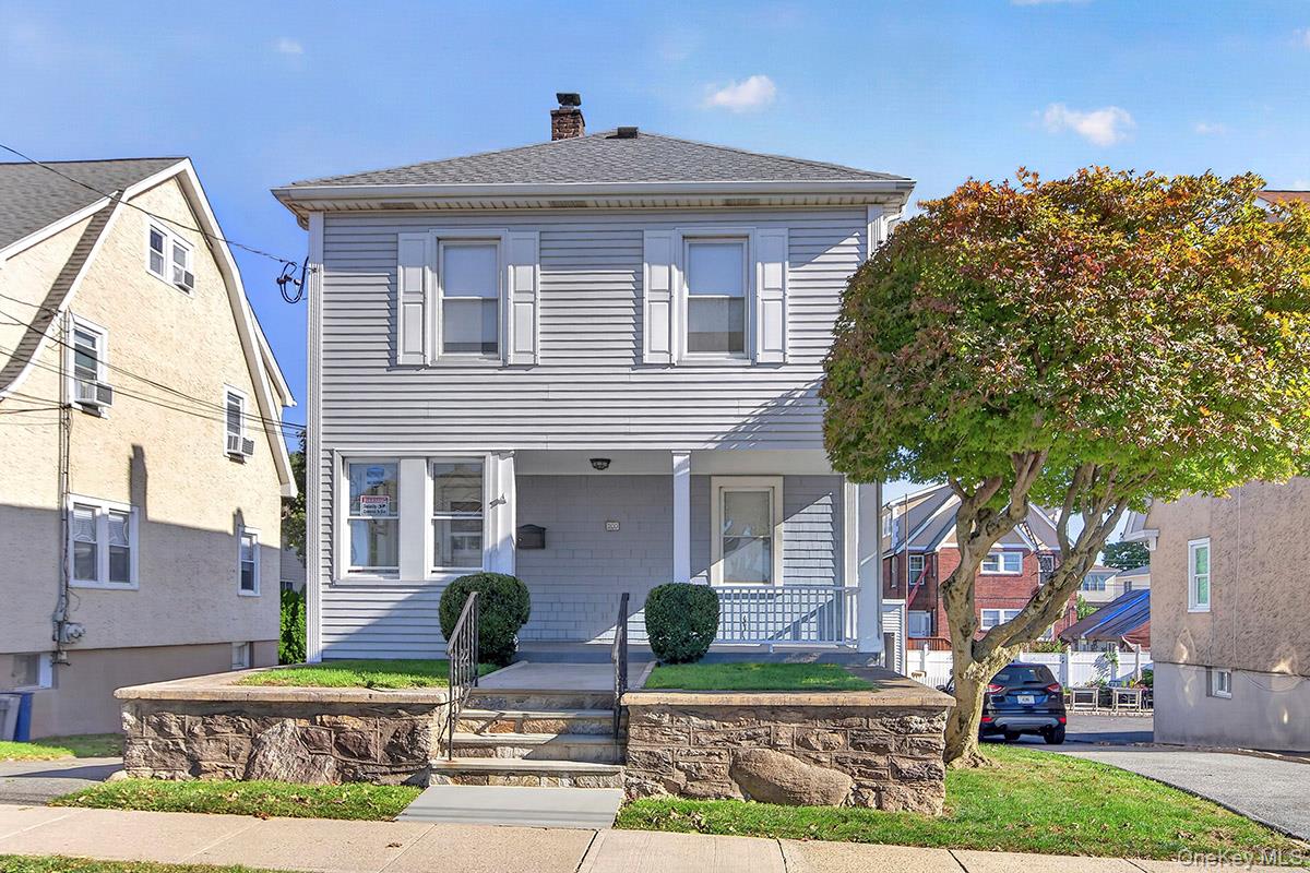 200 Lakeview Avenue – For Sale