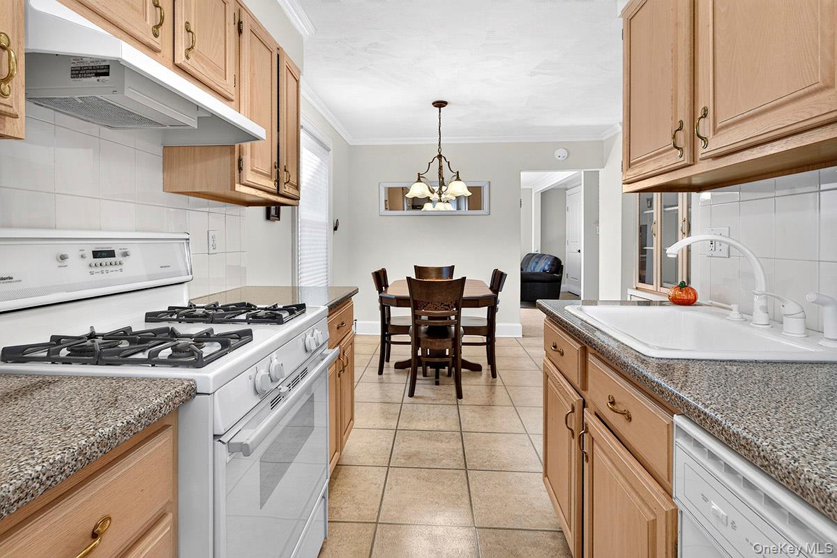 200 Lakeview Avenue – For Sale photo 13
