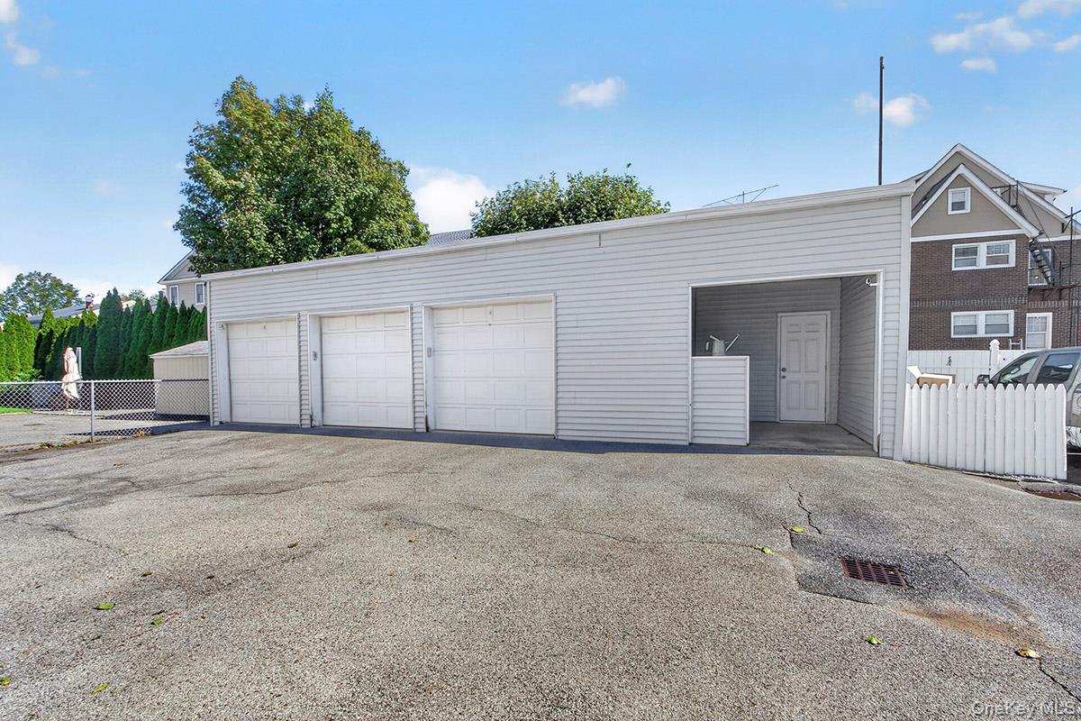200 Lakeview Avenue – For Sale photo 32