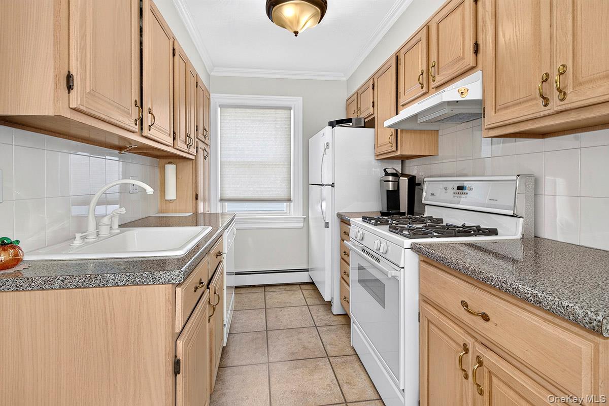 200 Lakeview Avenue – For Sale photo 11
