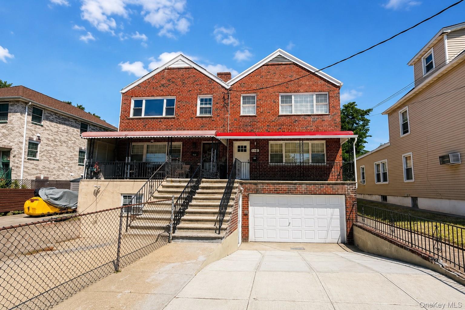 2887 Lamport Place – For Sale