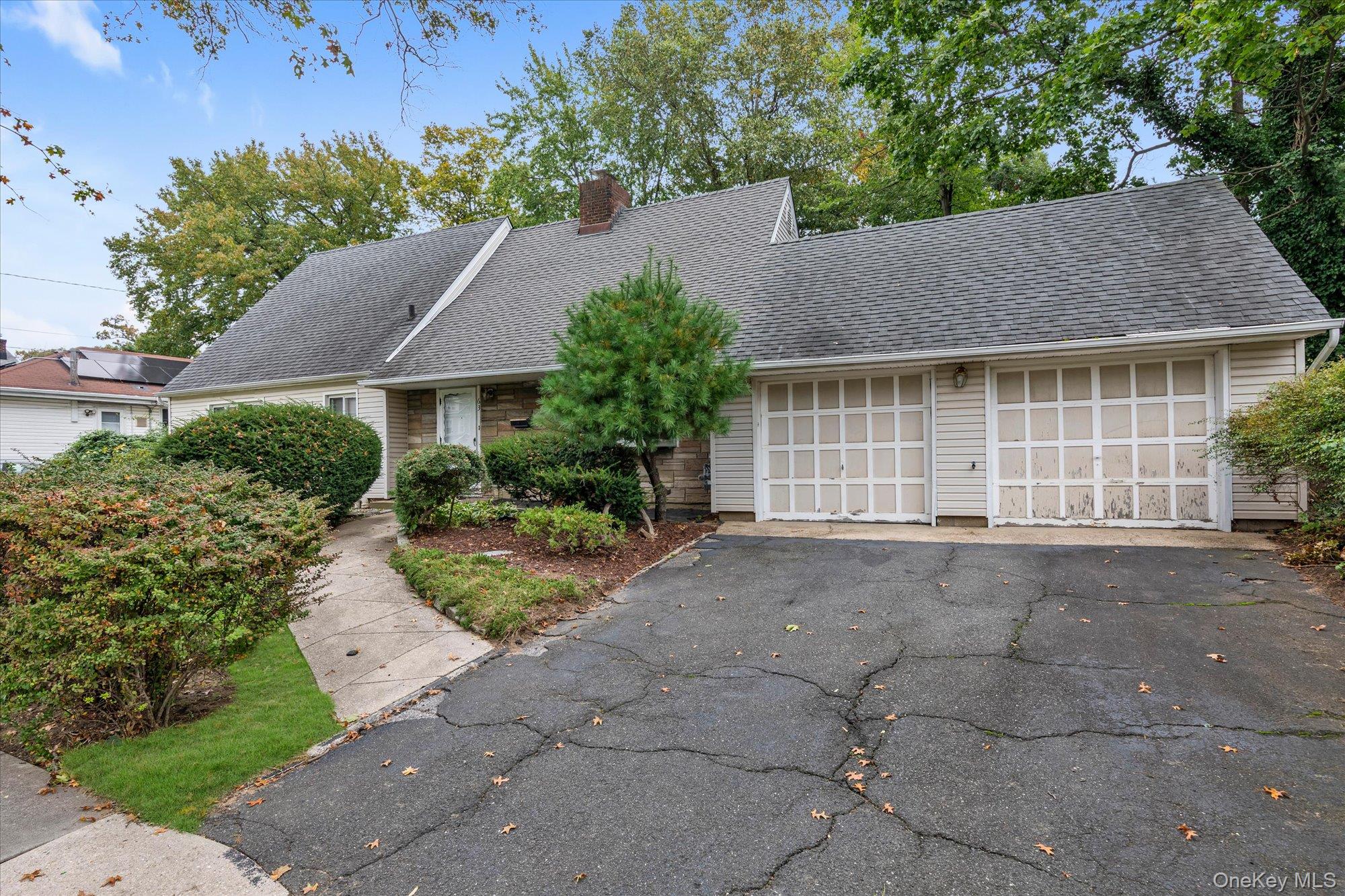 63 Avondale Street – For Sale photo 2