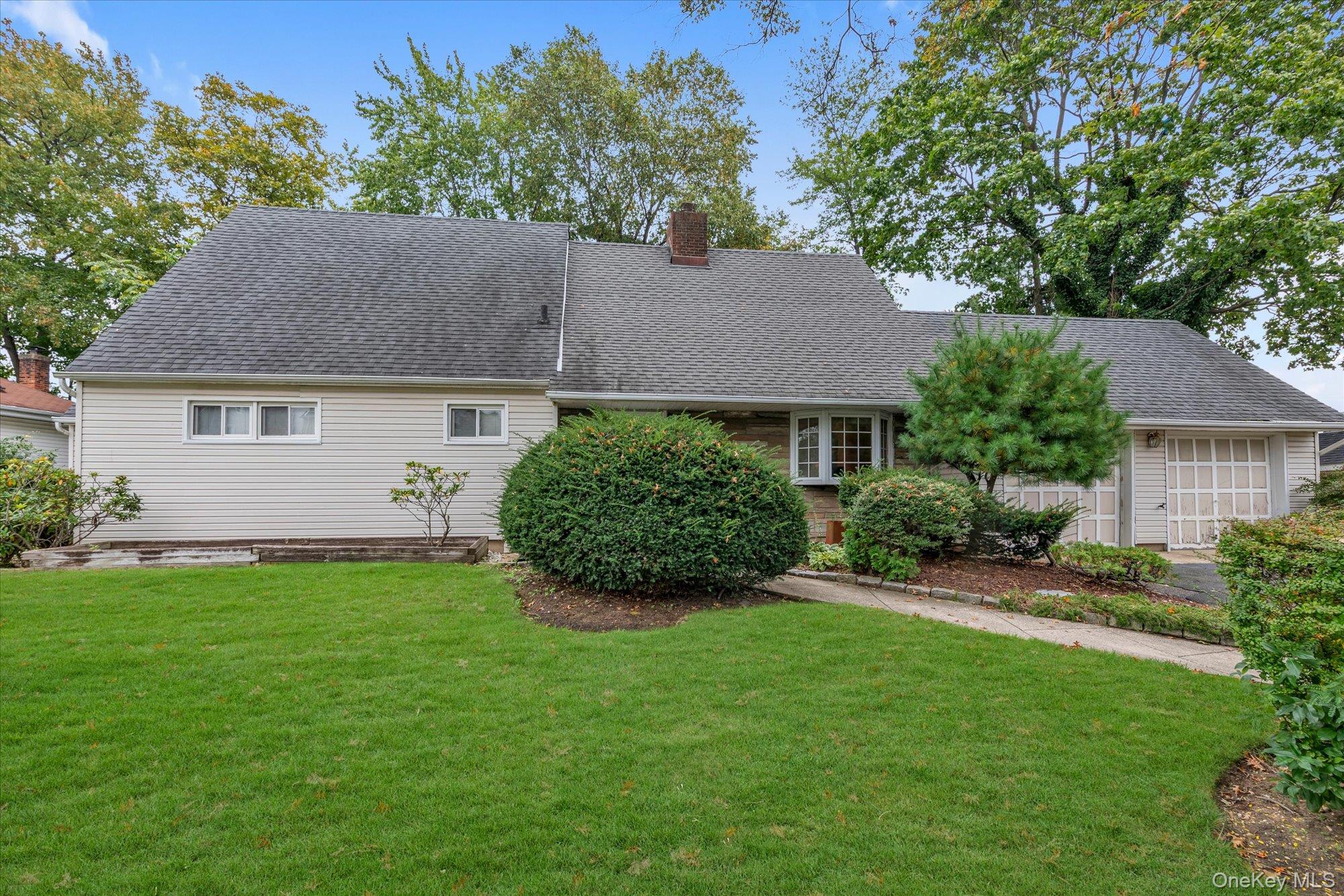 63 Avondale Street – For Sale