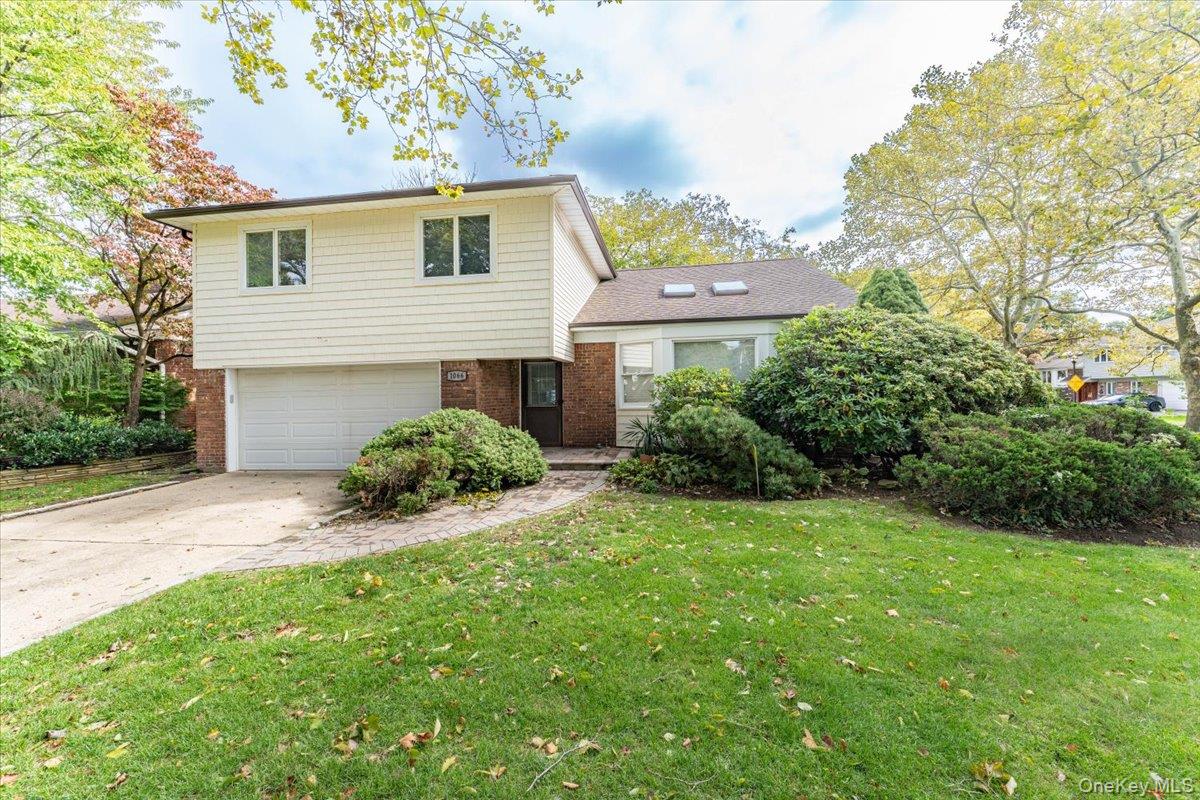 1066 Cedarhurst Street – For Sale