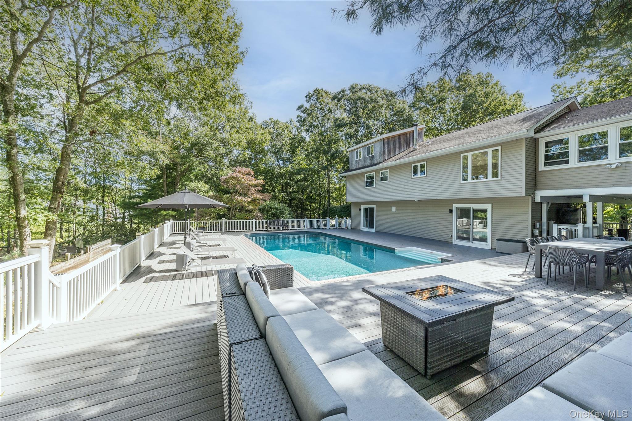 30 Squires Boulevard – For Sale photo 3