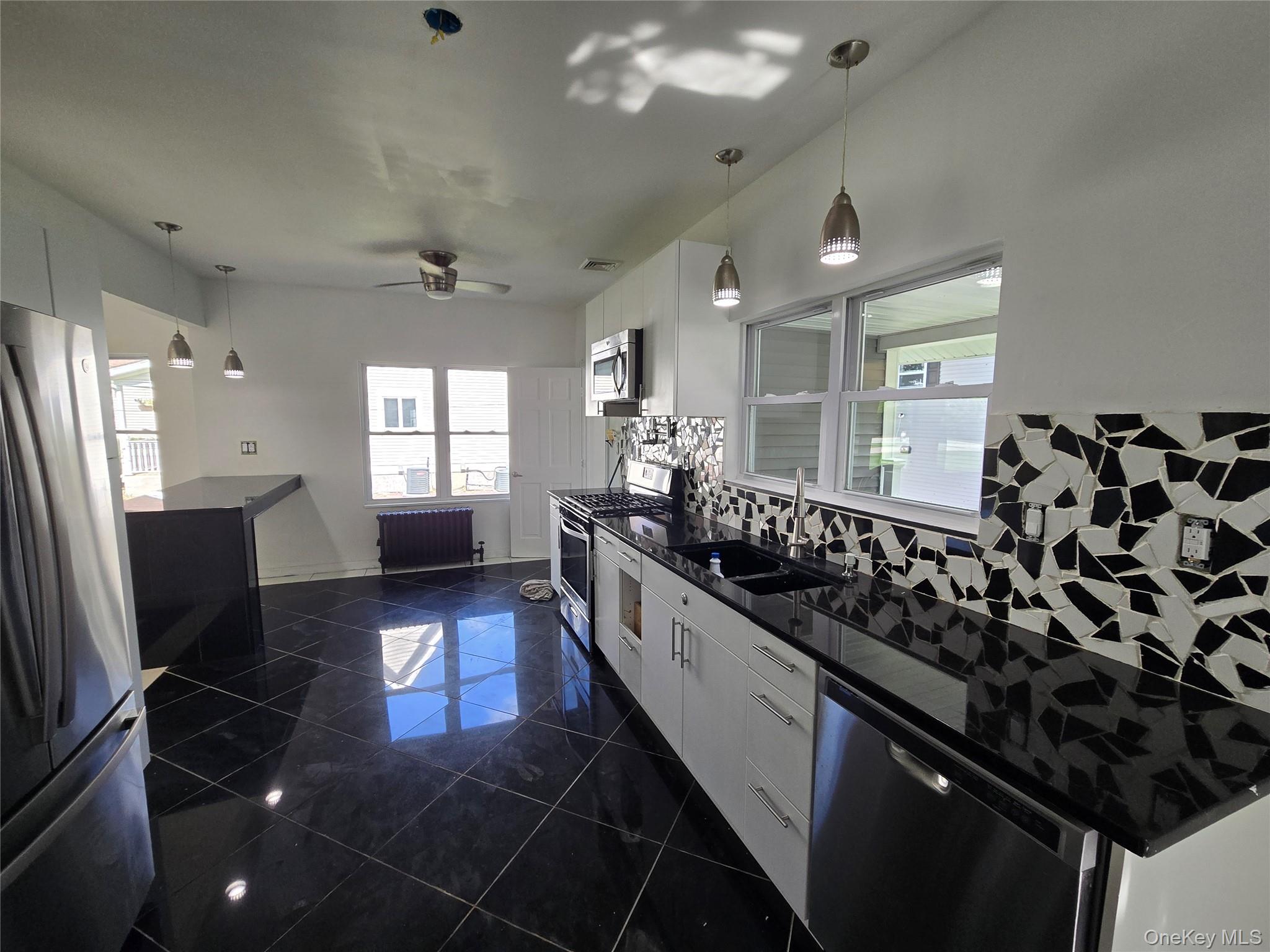 300 Lakeside Road – For Sale photo 5