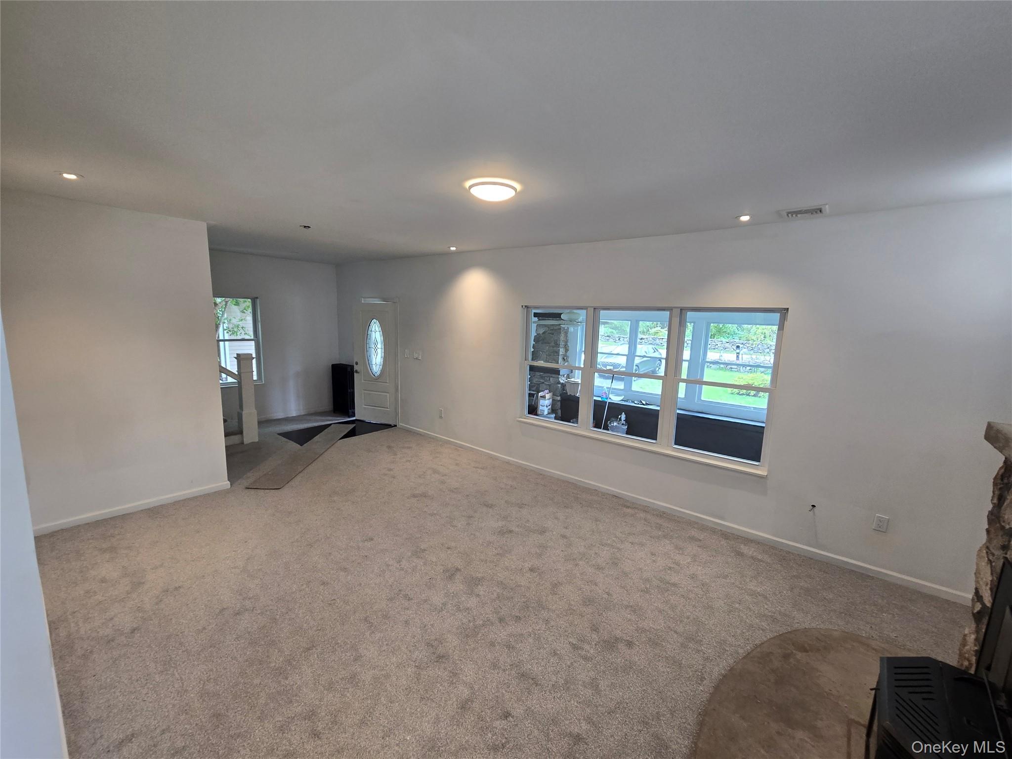300 Lakeside Road – For Sale photo 3