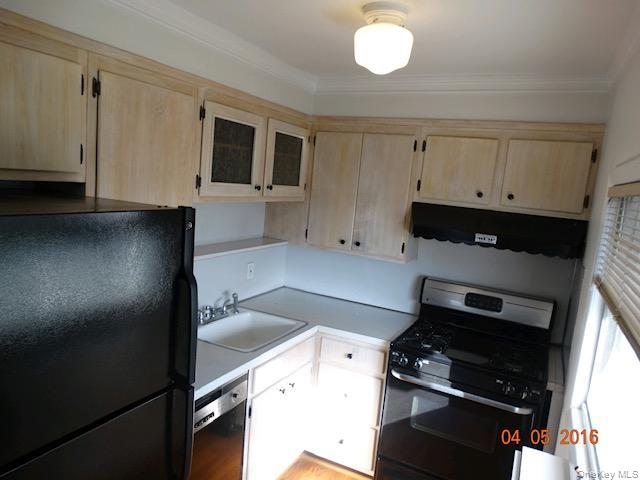 40-09 208th Street, Unit 2nd Floor photo 3