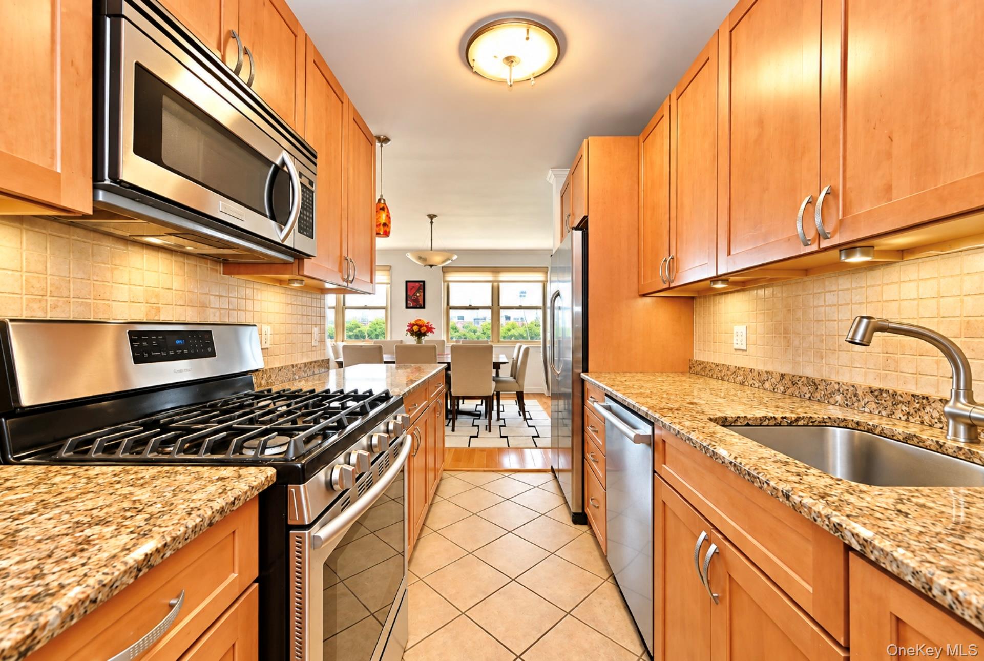 102-30 66th Road, Unit # 17E photo 3
