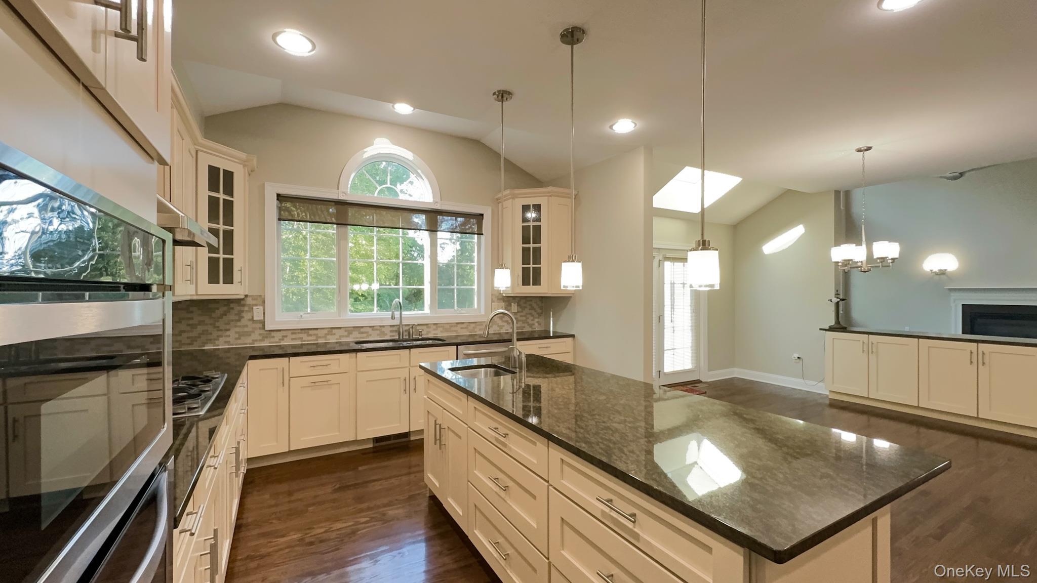 17 Chestnut Street – For Rent photo 3