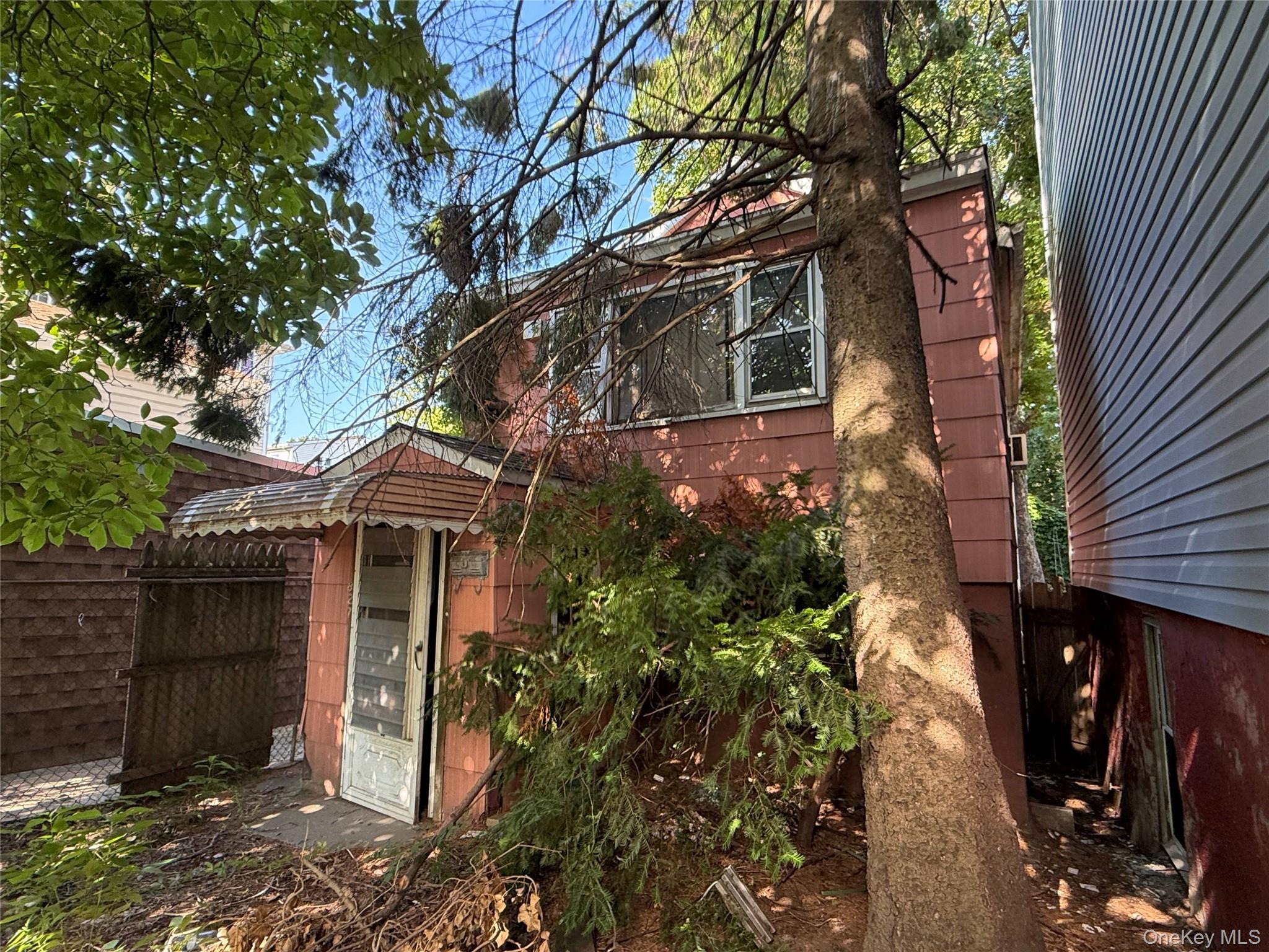 827 Pine Street – For Sale photo 2