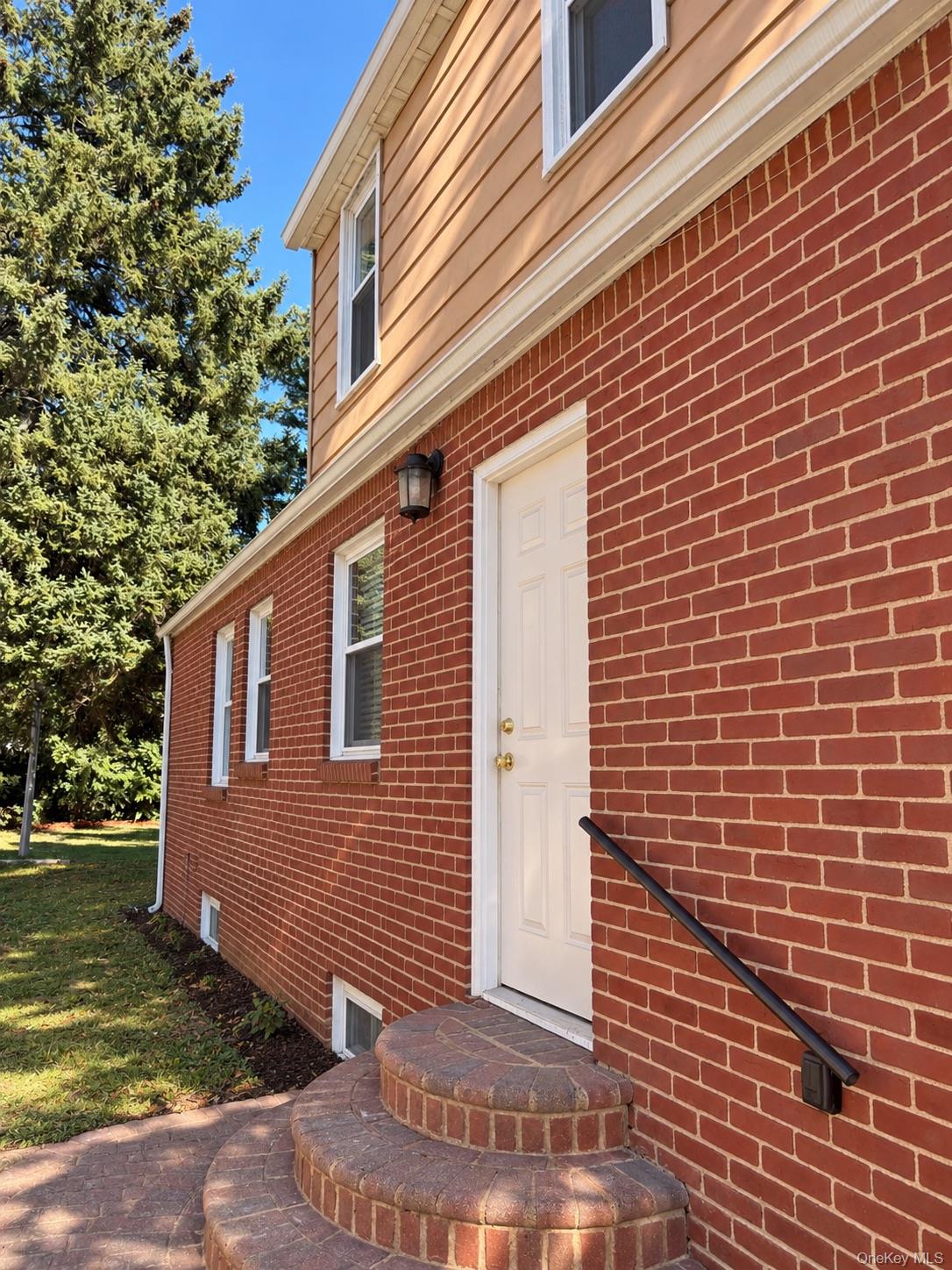 164 Fairview Boulevard – For Sale photo 2