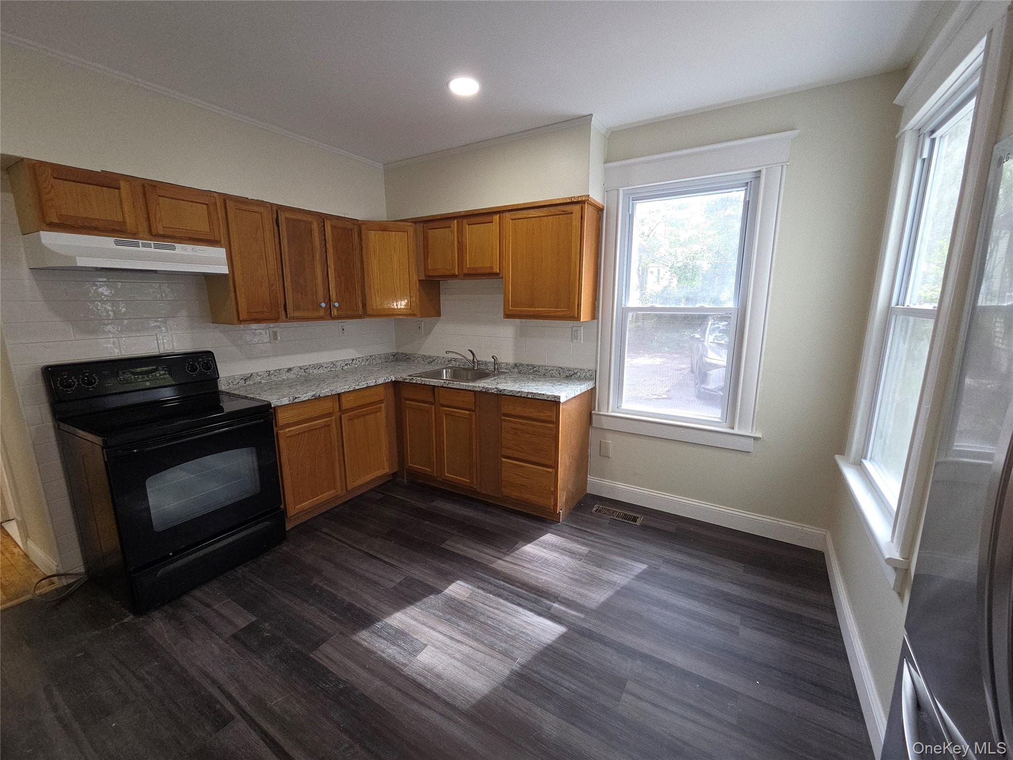 16 Gray Street – For Rent photo 5
