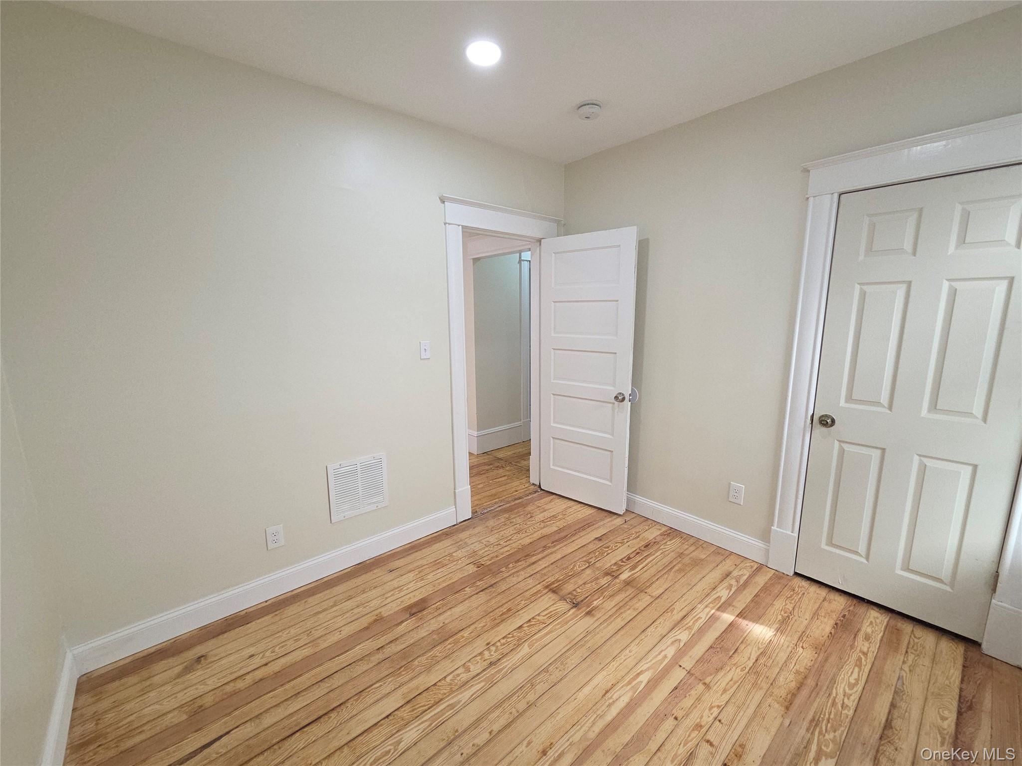 16 Gray Street – For Rent photo 8
