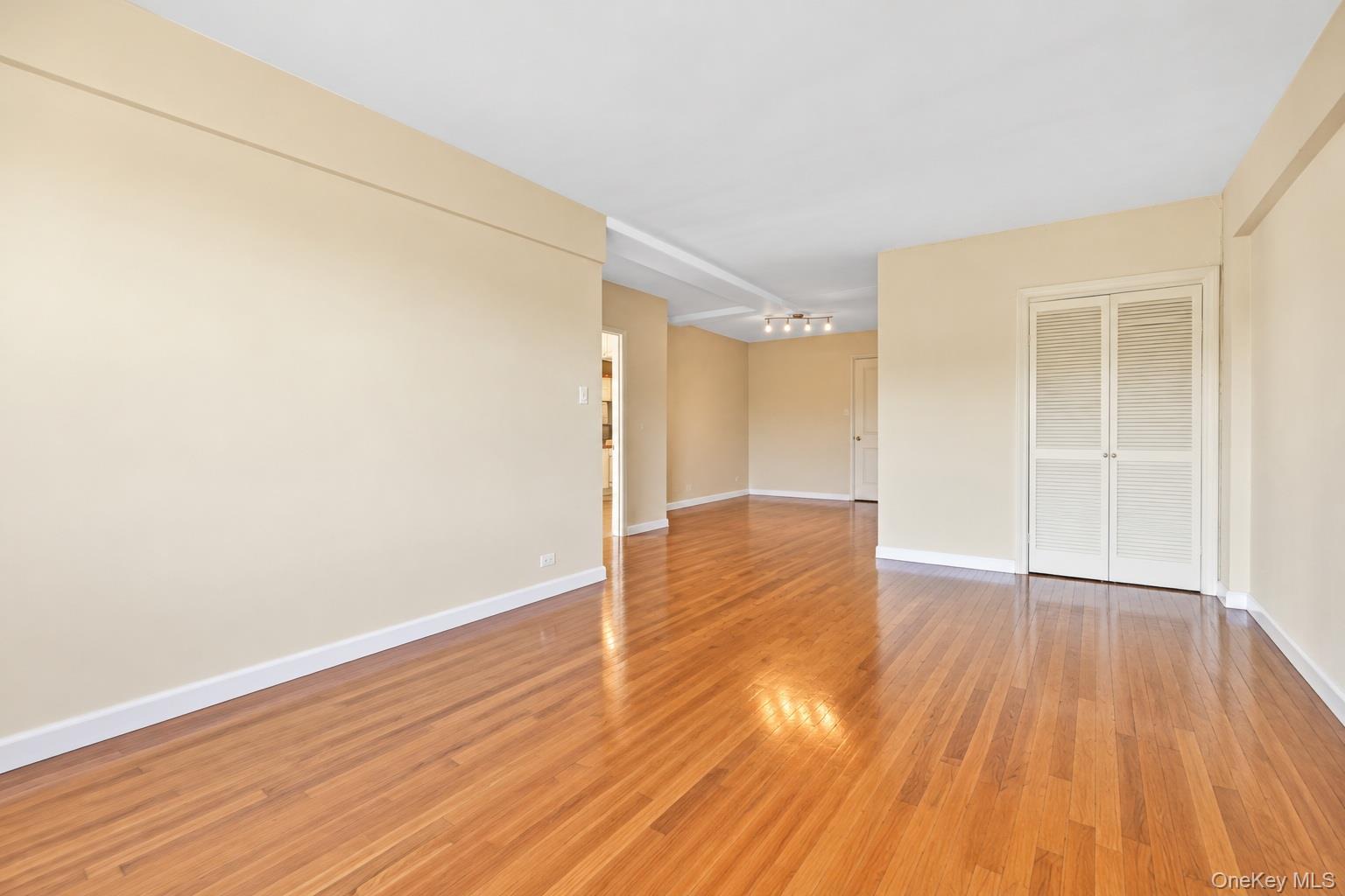 141-15 28th Avenue, Unit 6A photo 2