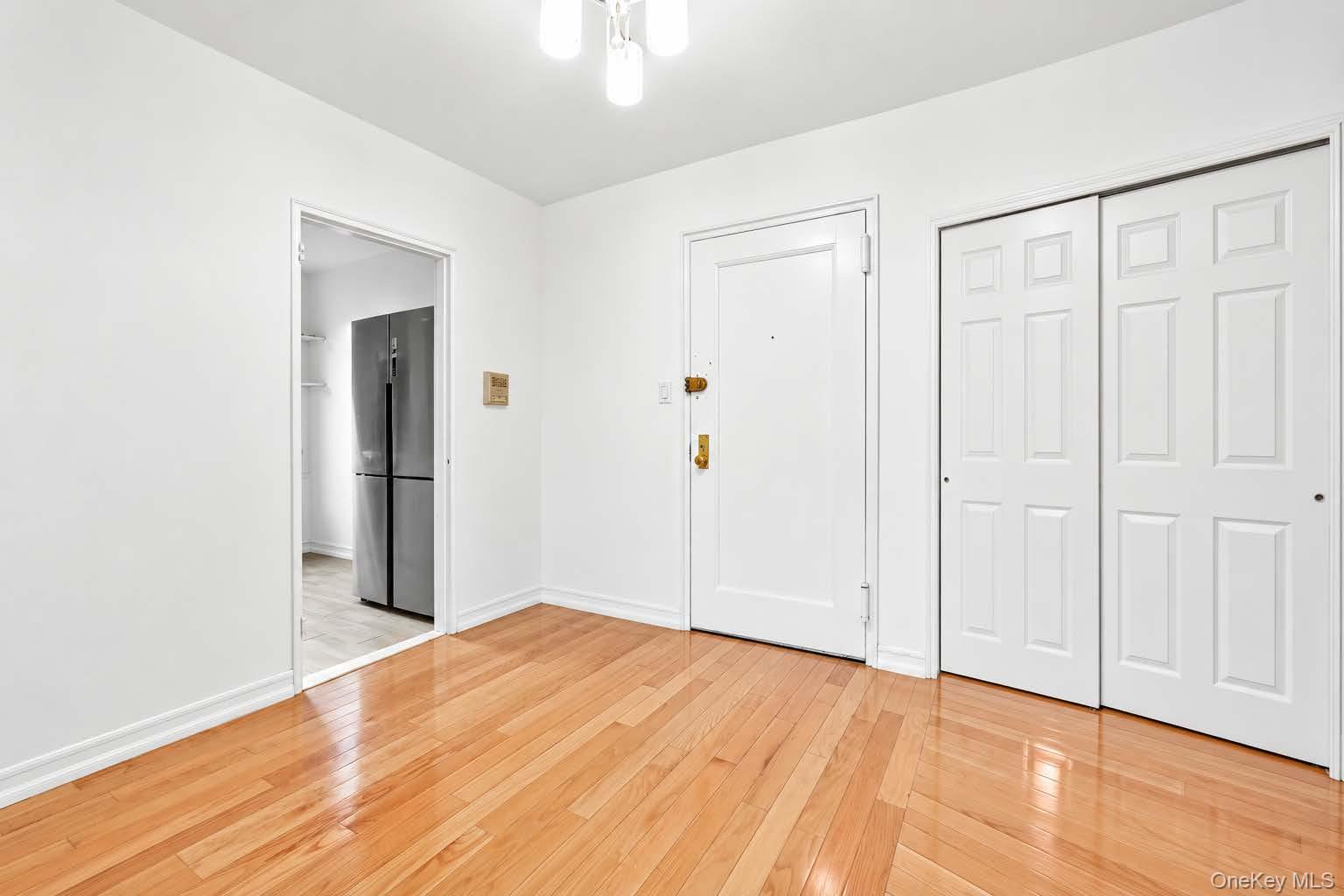140-08 28th Road, Unit 5F photo 3