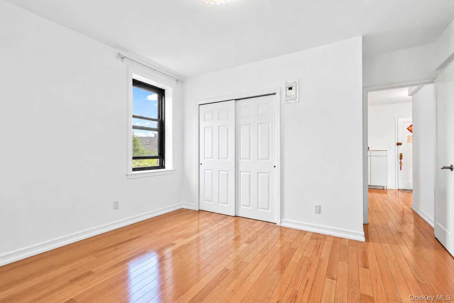140-08 28th Road, Unit 5F photo 5