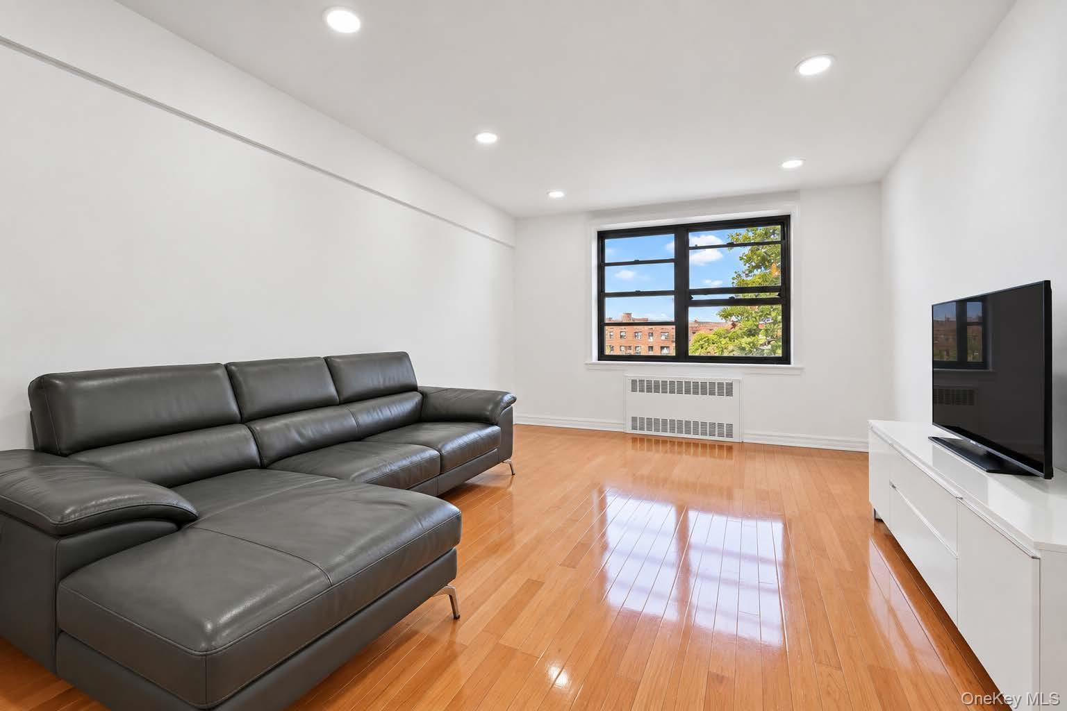 140-08 28th Road, Unit 5F