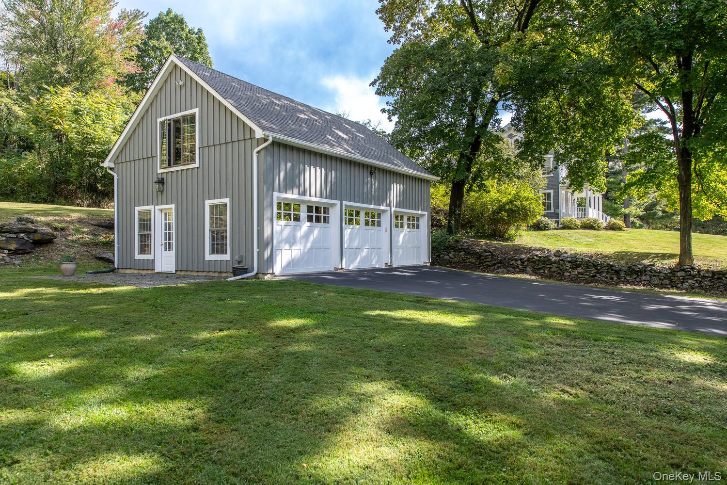 5 Vail Road – For Sale photo 2