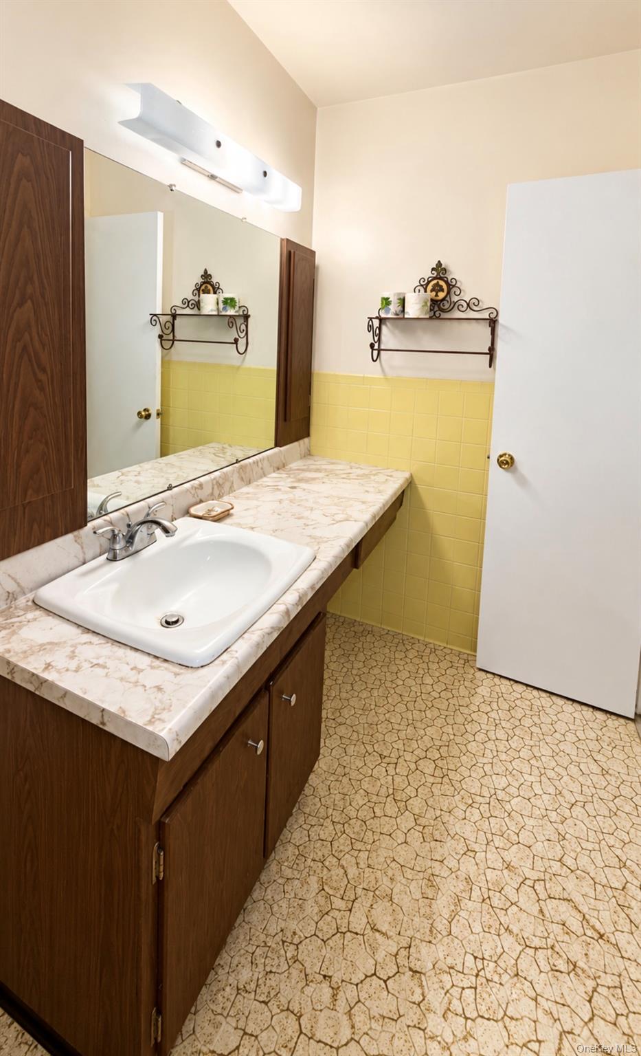 1840 Crompond Road, Unit 2-C3 photo 8