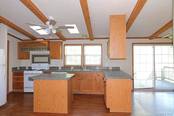 1566 Albany Post Road – For Sale photo 6