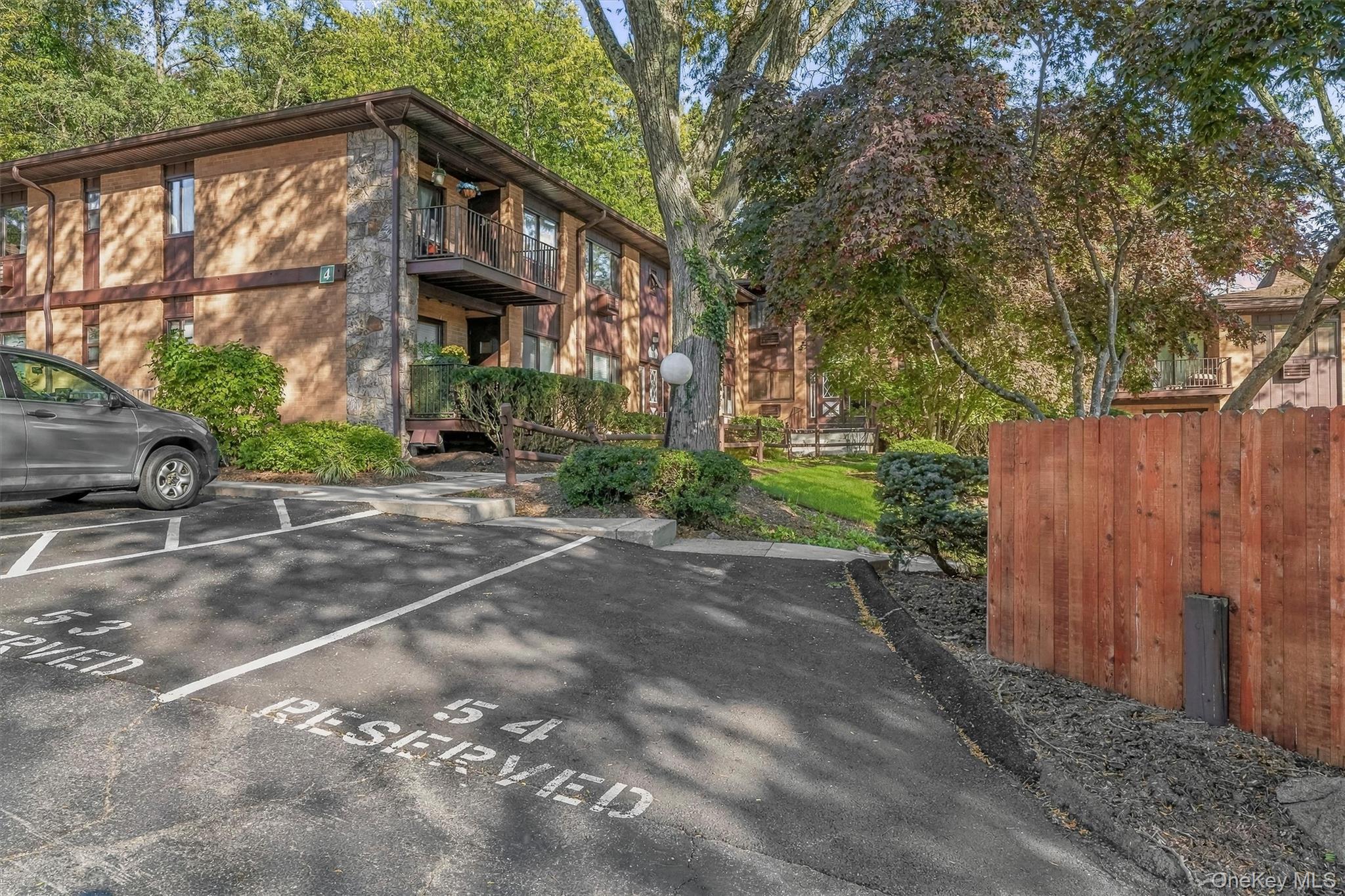 5 W Lawrence Park Drive, Unit 11 photo 30