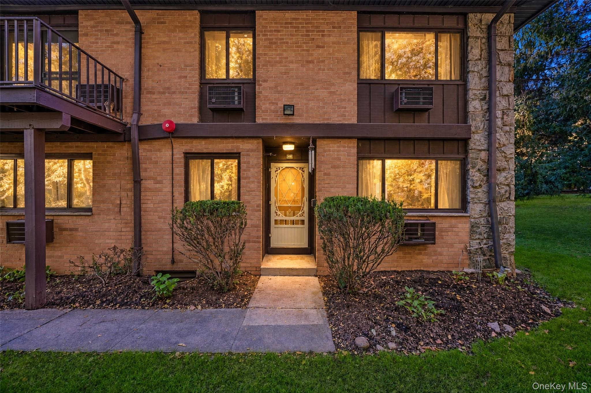 5 W Lawrence Park Drive, Unit 11 photo 2