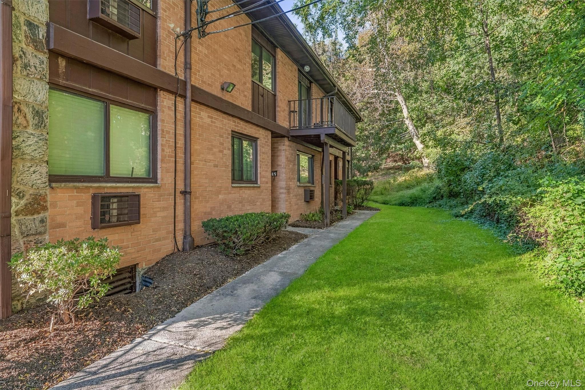5 W Lawrence Park Drive, Unit 11 photo 31