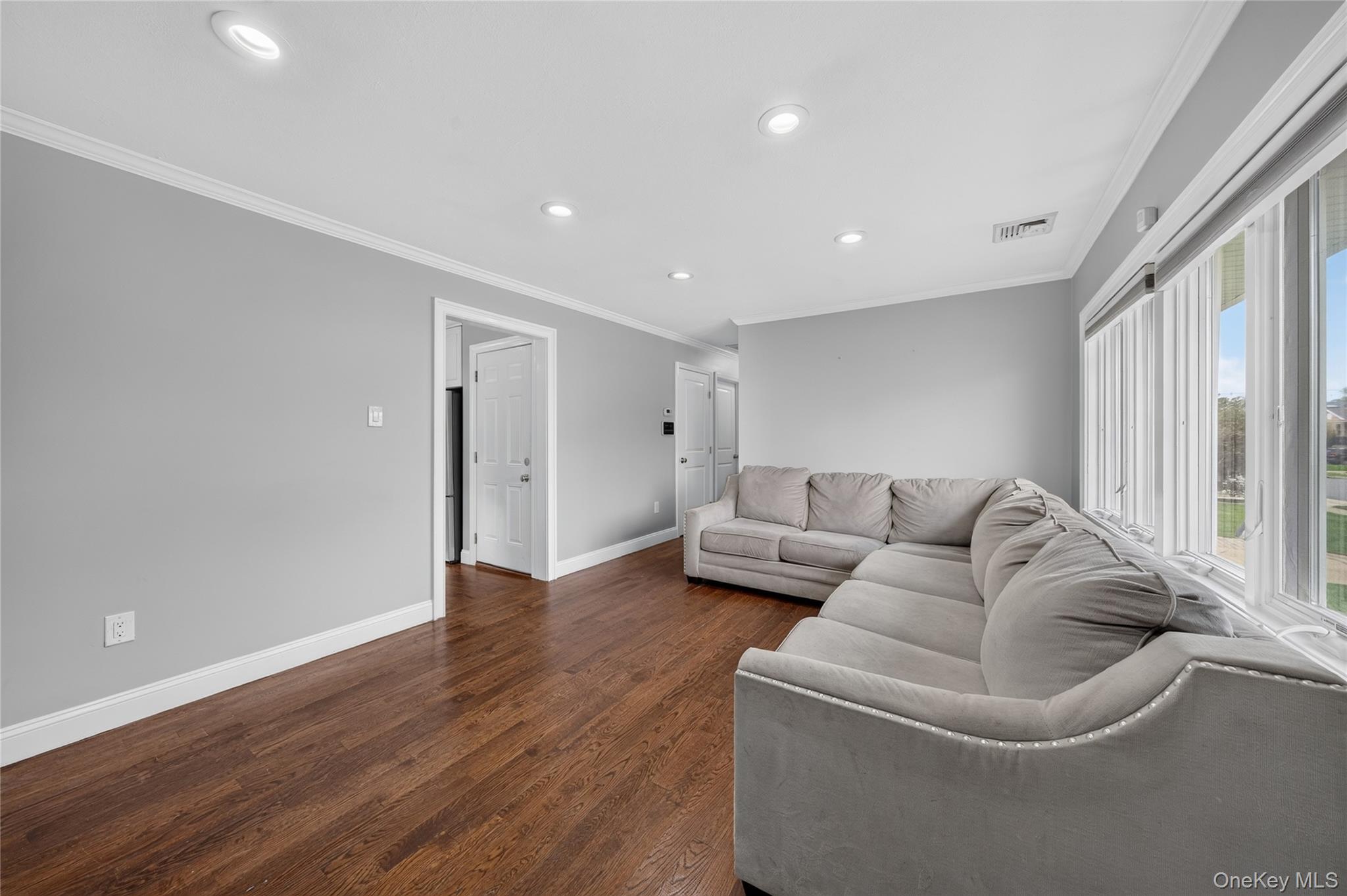33 Hubbard Avenue – For Sale photo 3