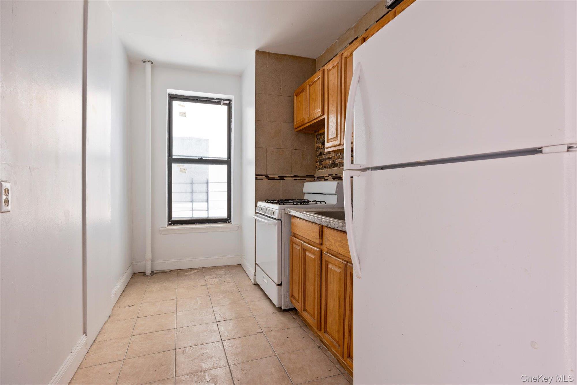 645 Barretto Street, Unit 3J photo 6